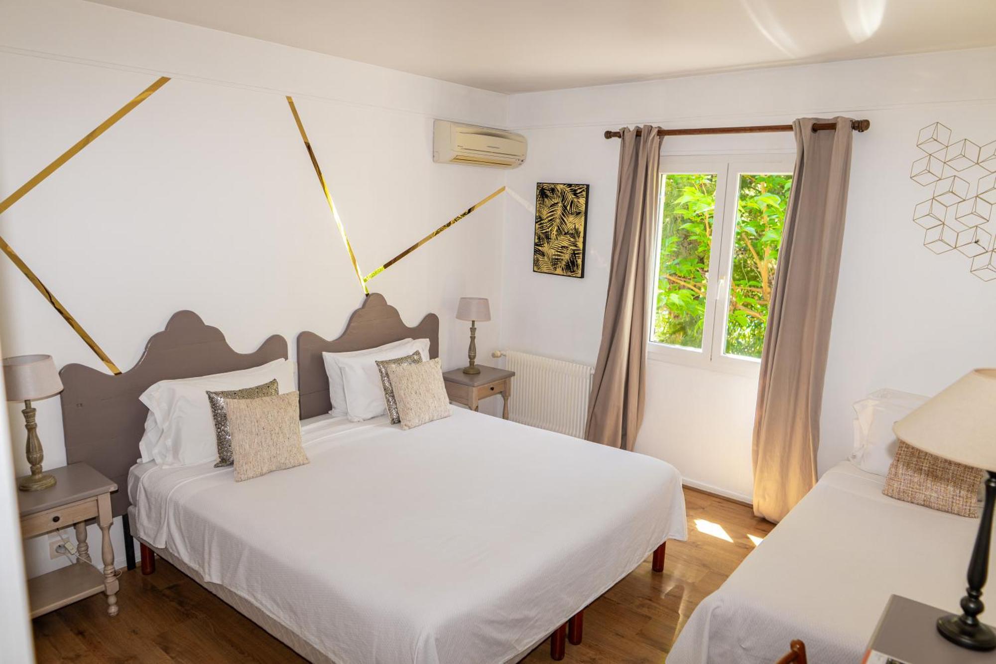 Family Room,1674714319:JPEG