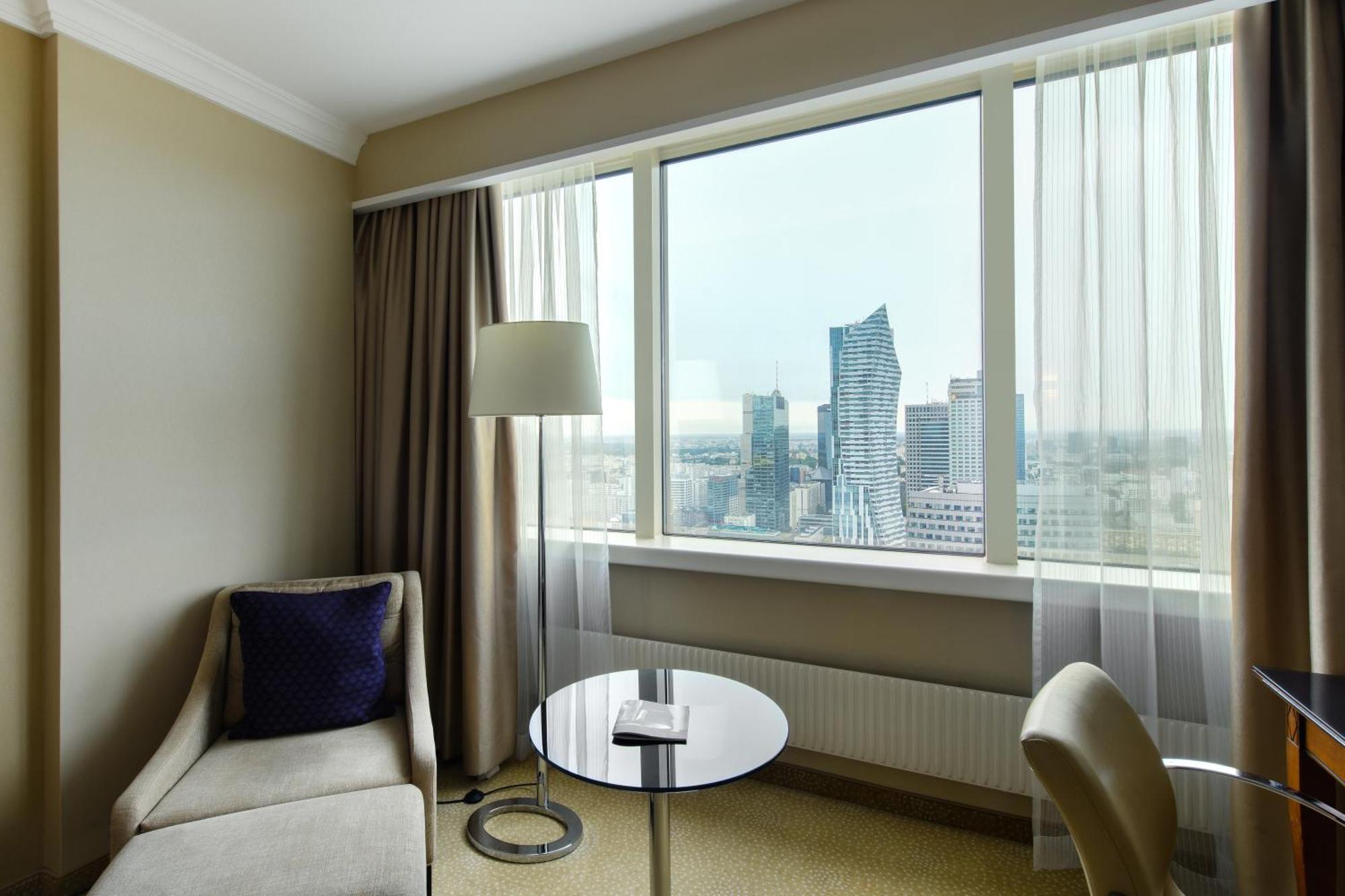Chambre Double Deluxe avec 2 Lits Doubles - Vue sur Ville - Étage Supérieur