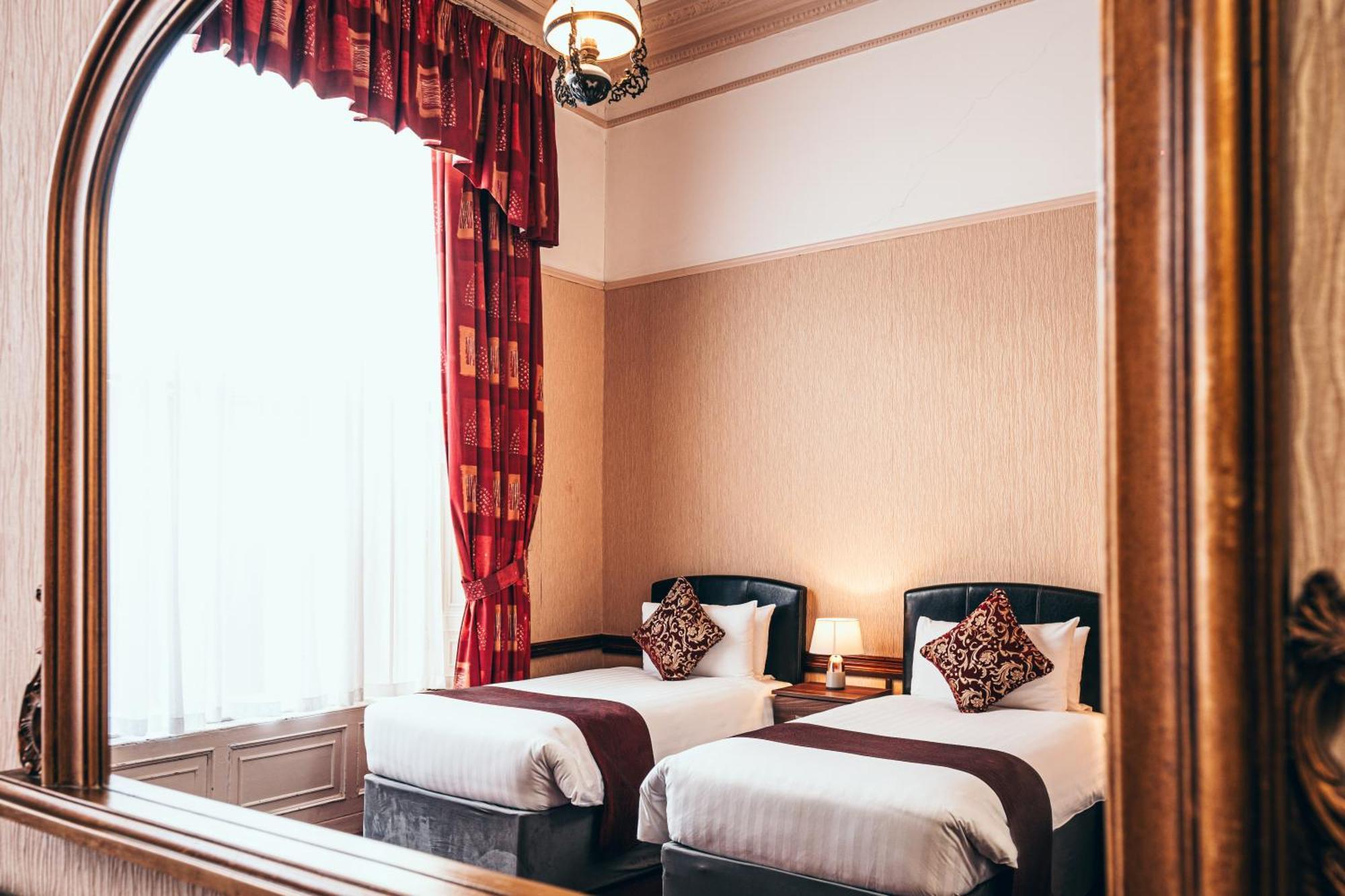 Twin Room,1689828541:JPEG
