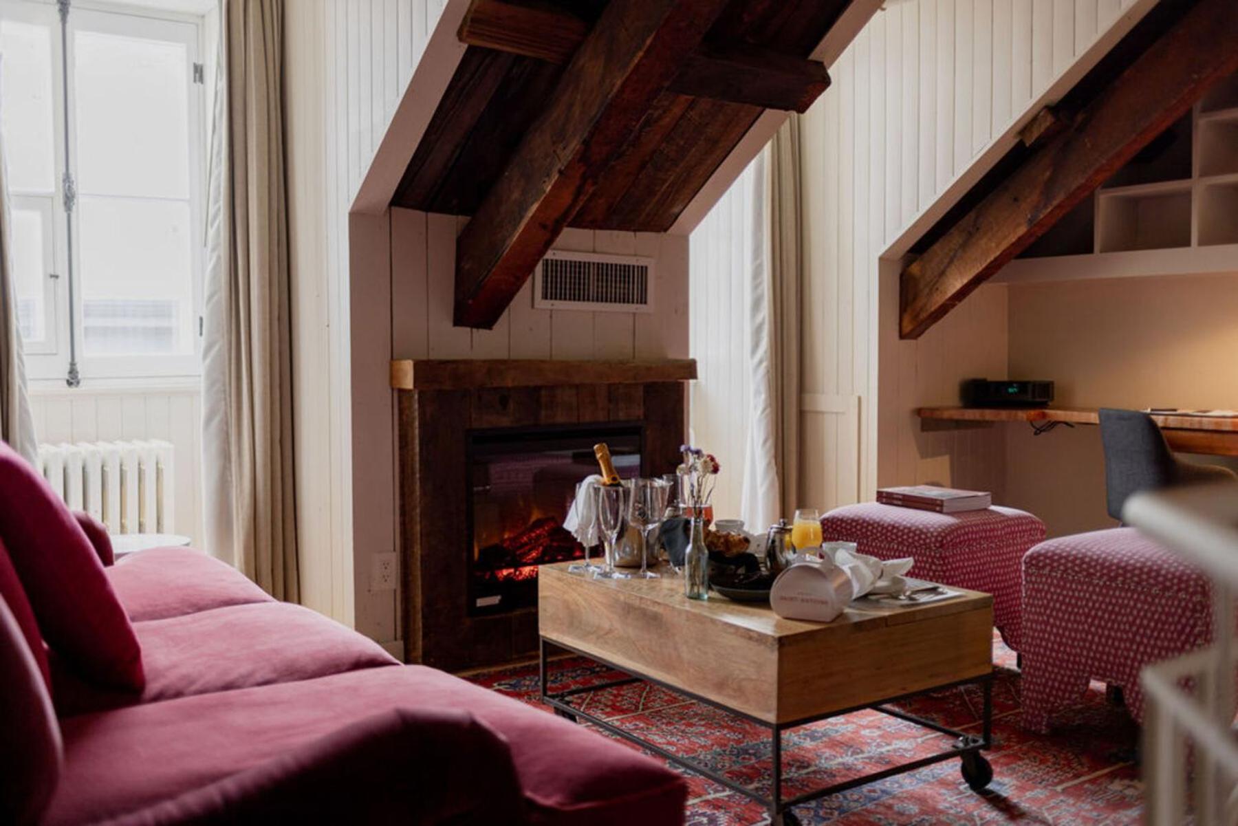 One-Bedroom King Suite