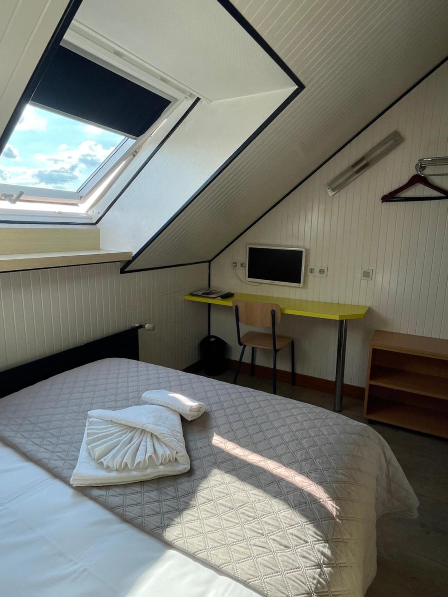 Chambre Double Économique avec Douche ou Baignoire
