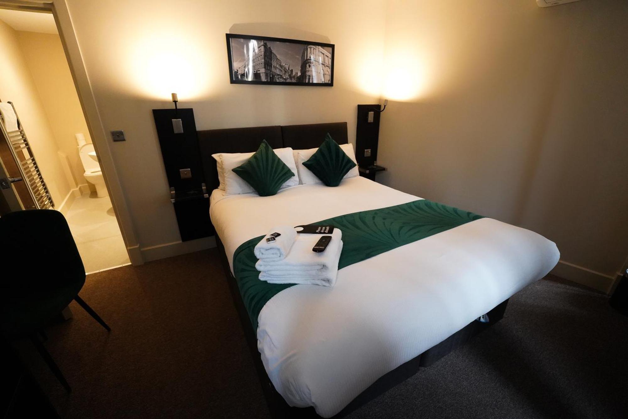 Double Room No Window