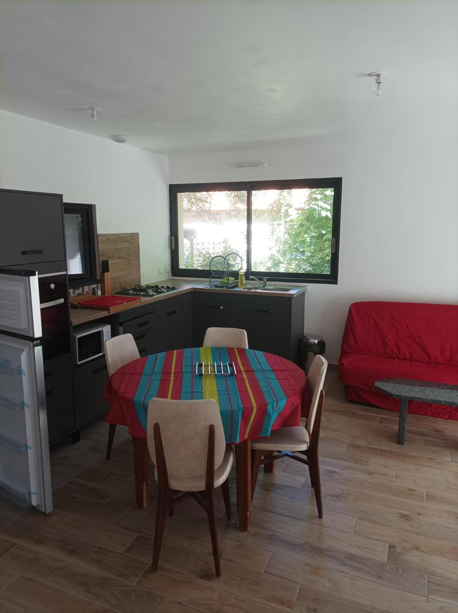 One-Bedroom Standard Apartment,1697205974:JPEG