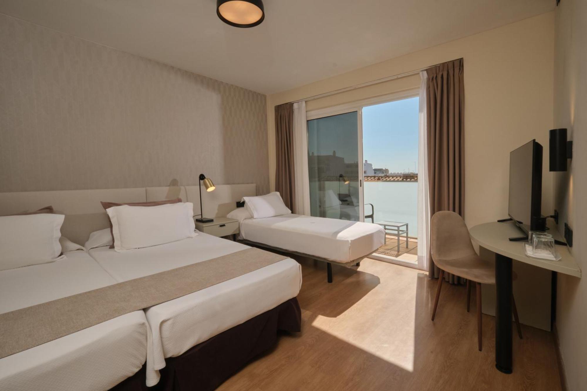 Triple Room Balcony
