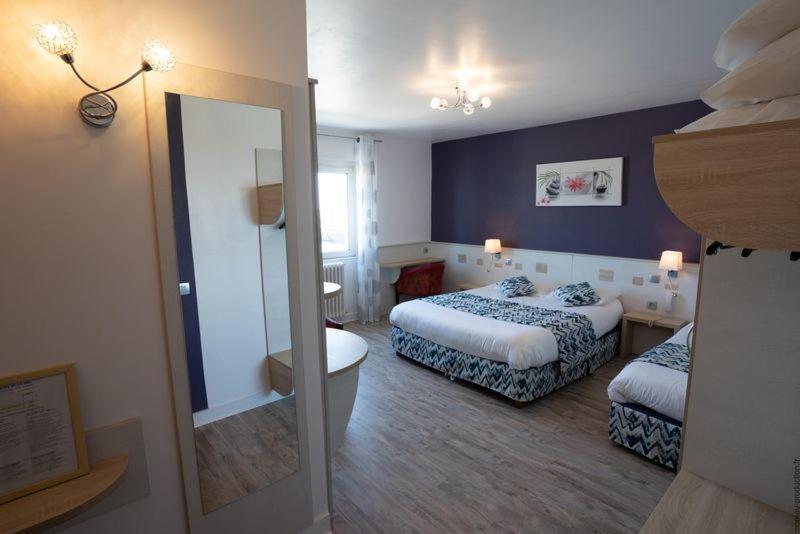 Chambre Triple - Vue sur Mer - Accessible aux Personnes à Mobilité Réduite