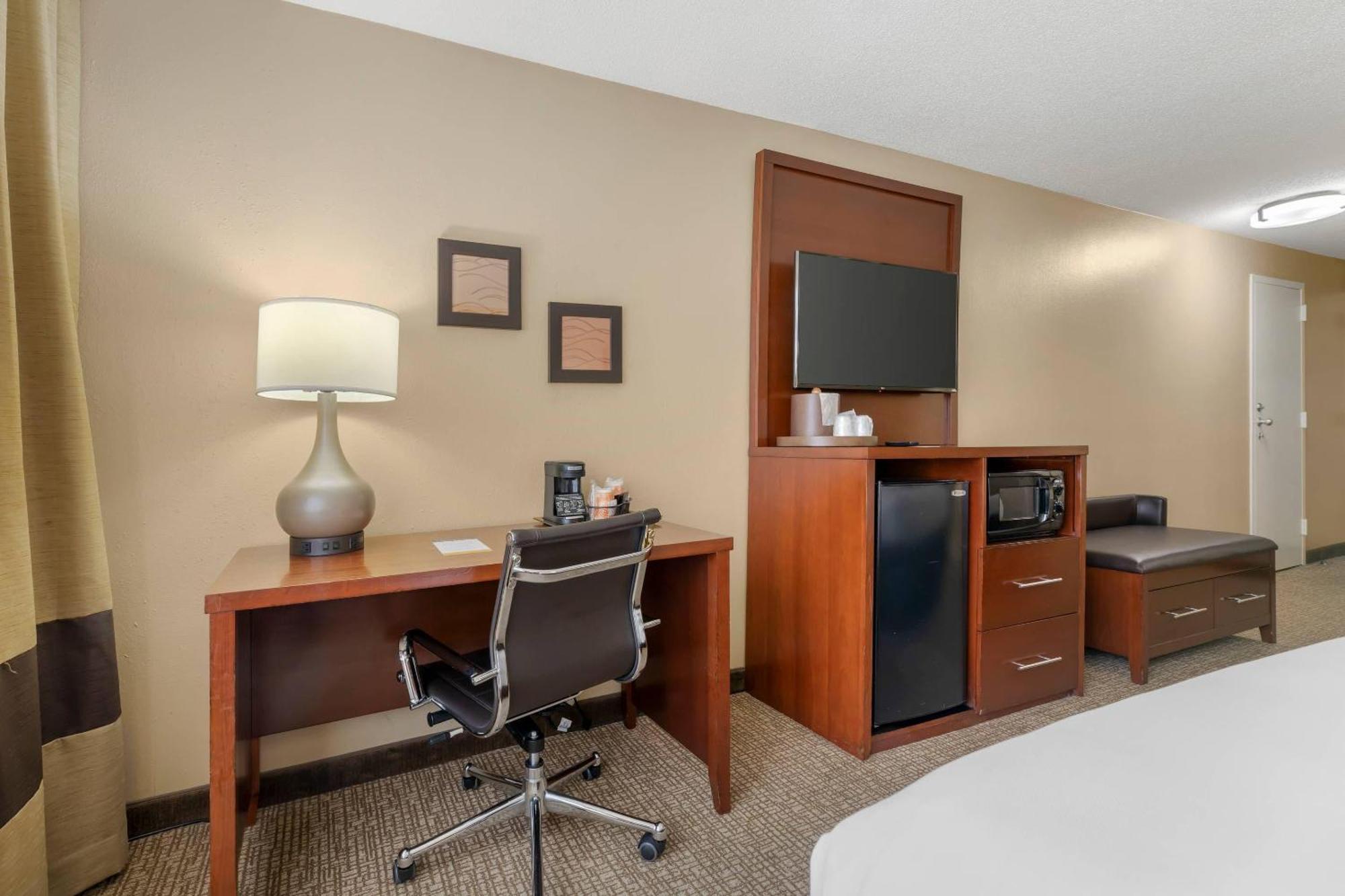 Double Room River View Non-Smoking