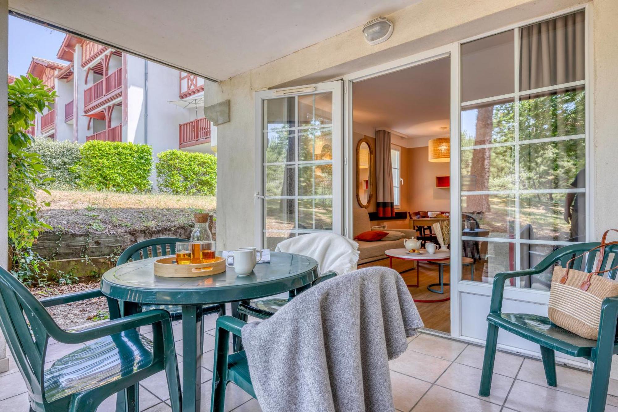 Superior One-Bedroom Apartment Terrace or Balcony