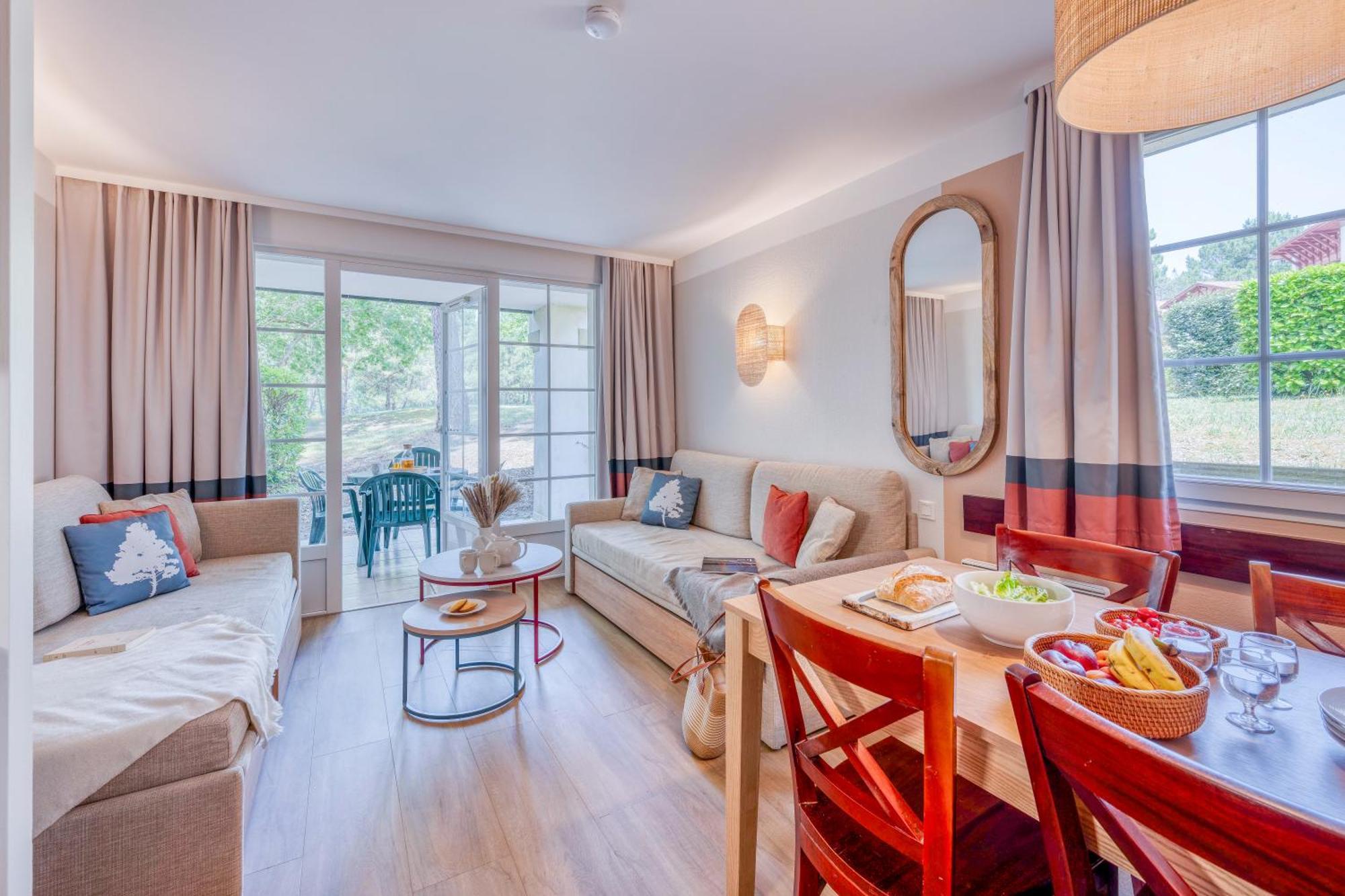 Superior One-Bedroom Apartment Terrace or Balcony