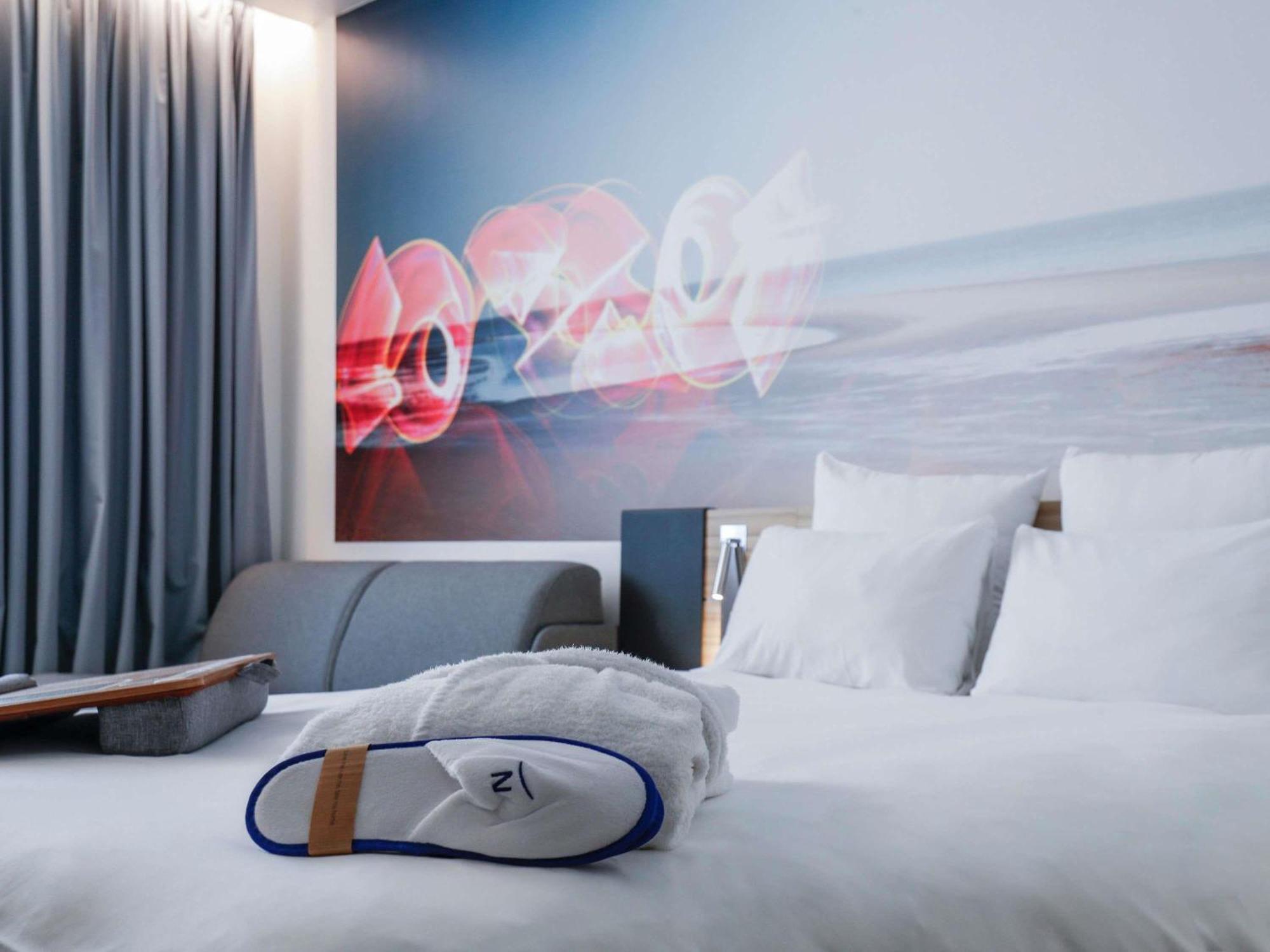 Chambre Lit Queen-Size Supérieure avec Canapé