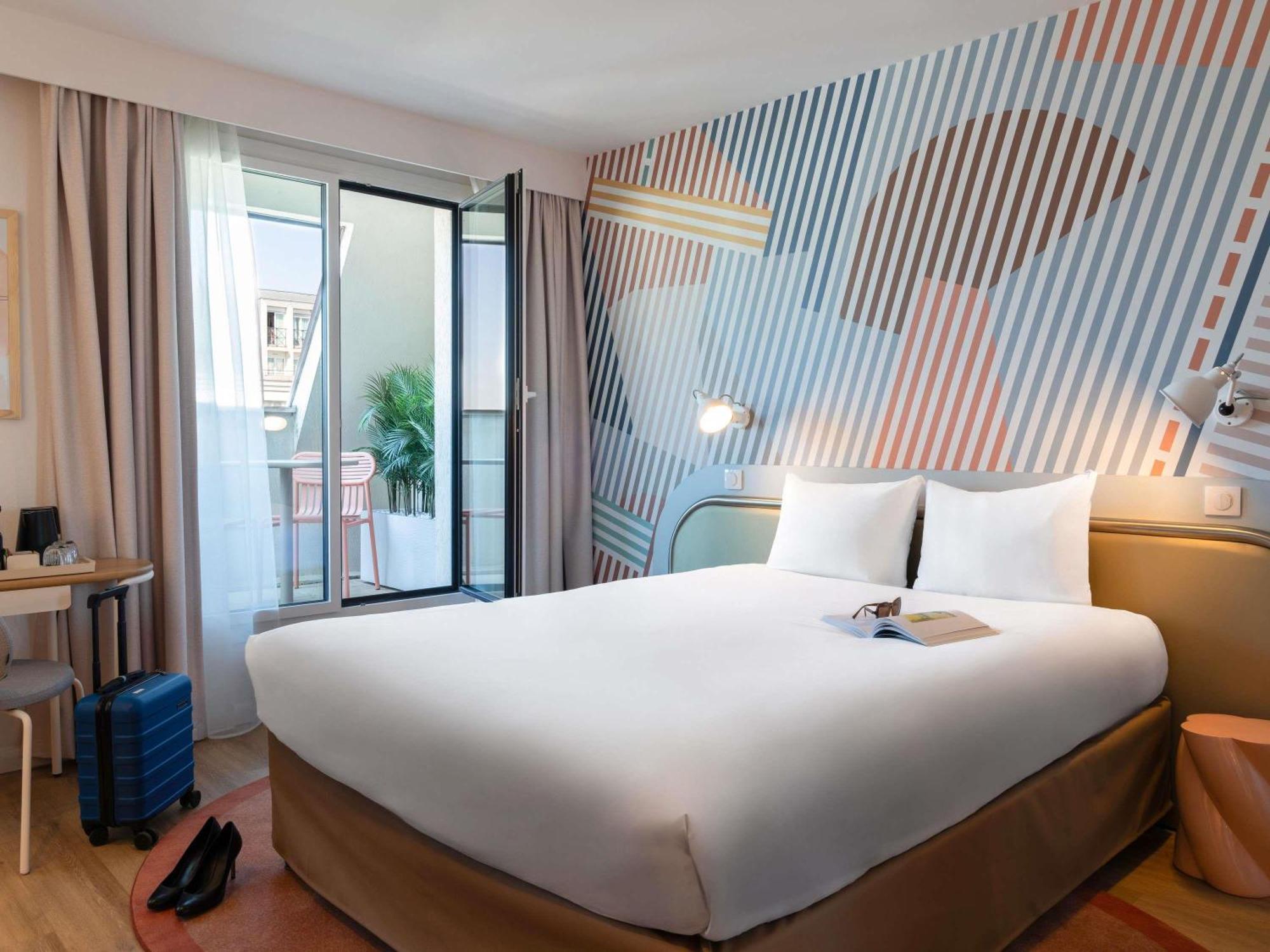 Junior Queen Suite with a Double Sofa Bed and Balcony,1704866796:JPEG