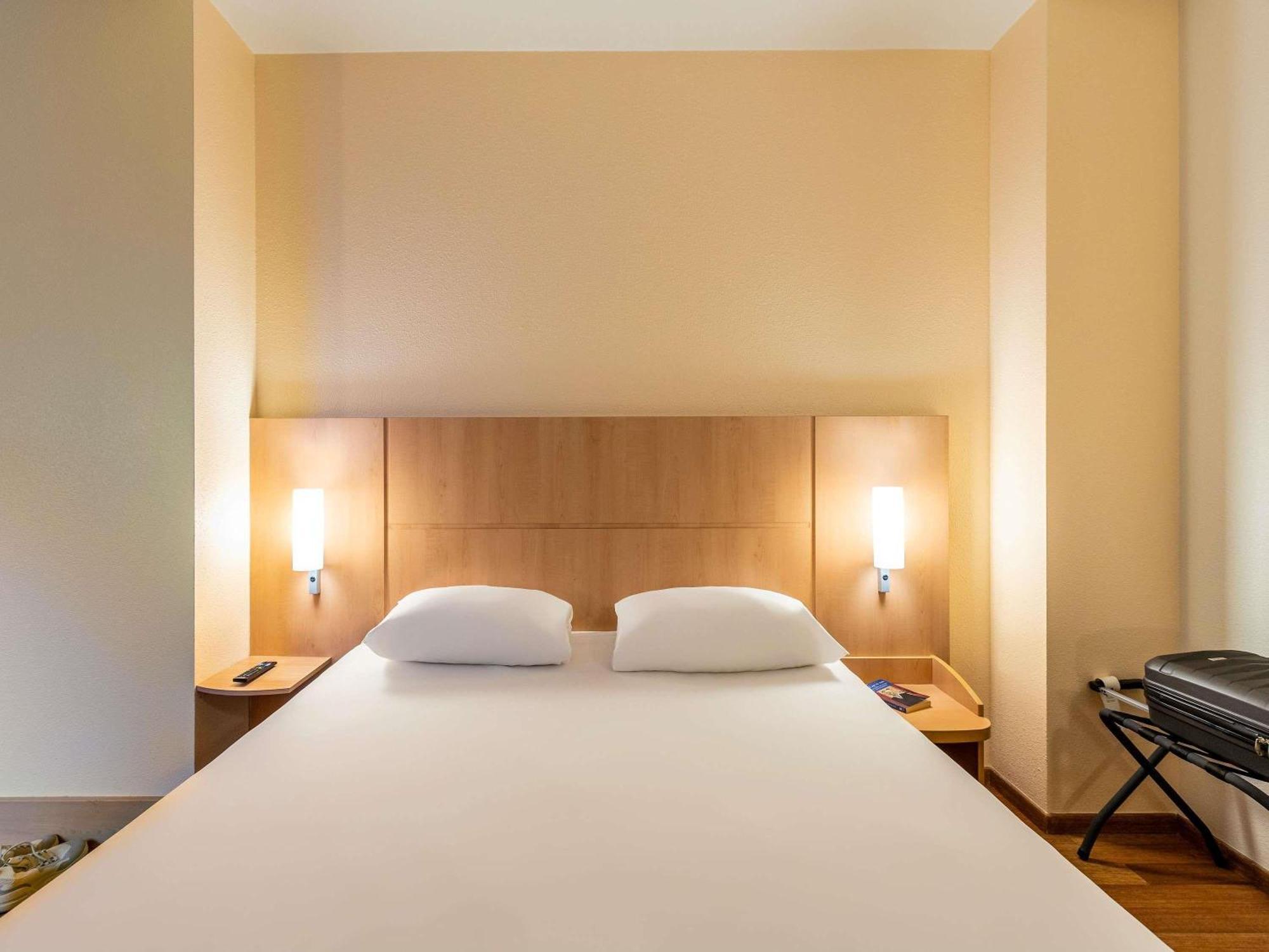 Chambre Double Standard - Accessible aux Personnes à Mobilité Réduite
