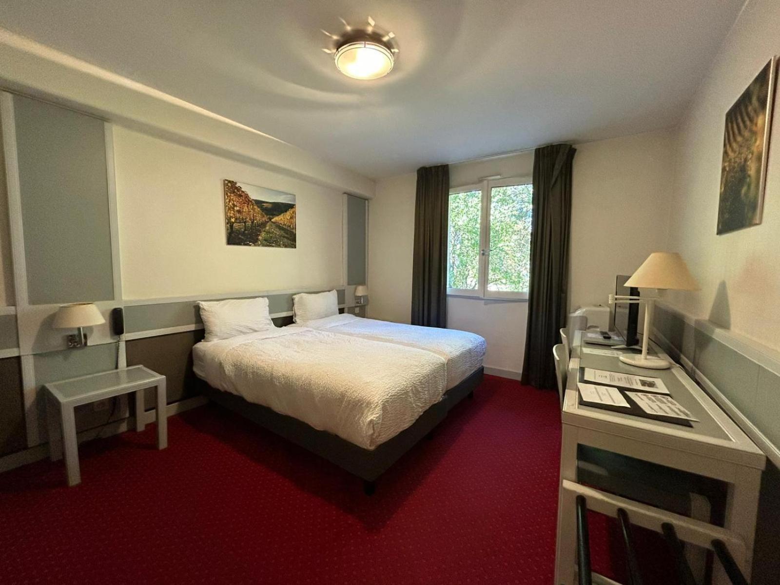 Twin Room,1704924182:JPEG