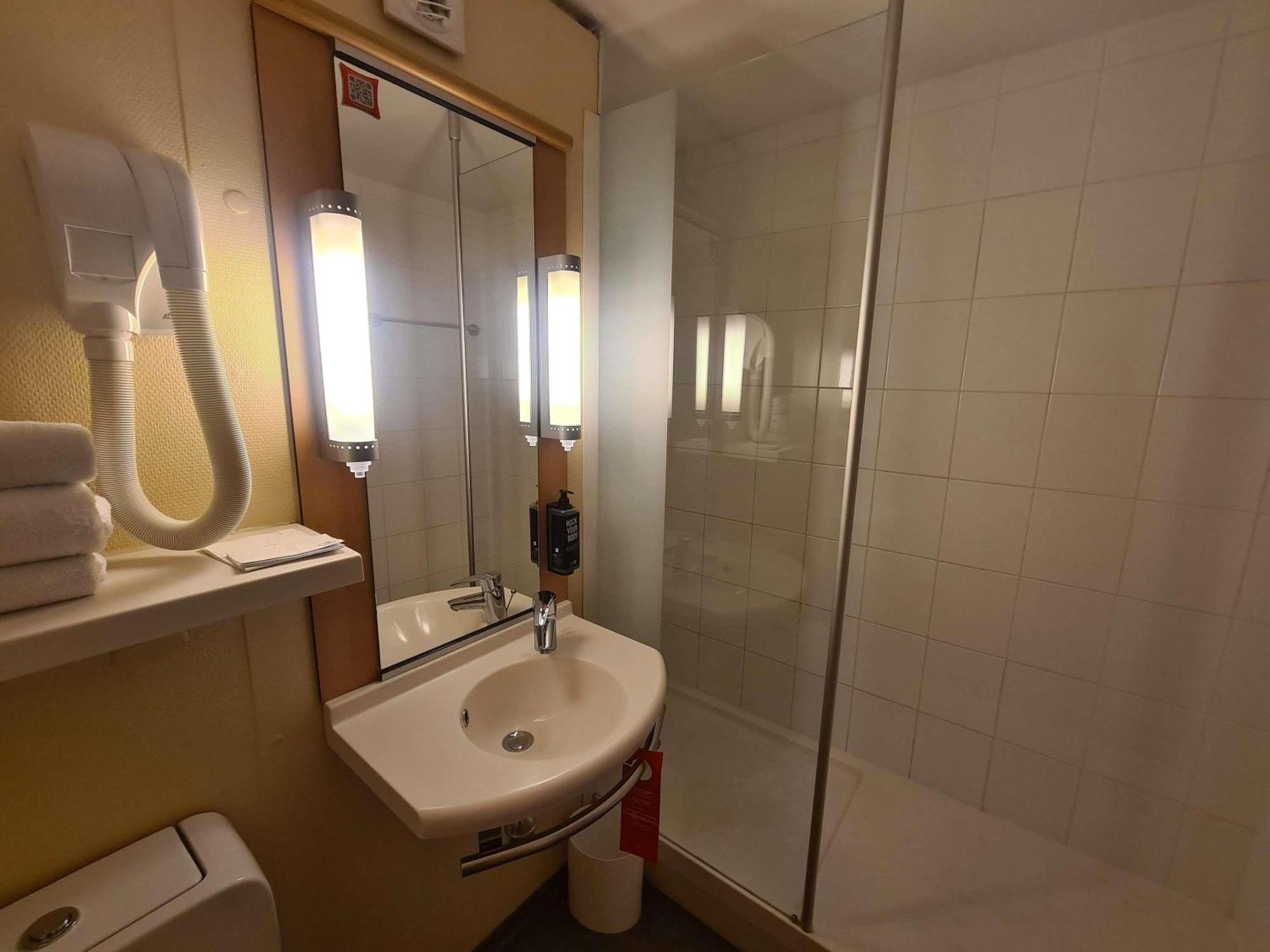 Triple Room,1704960711:JPEG