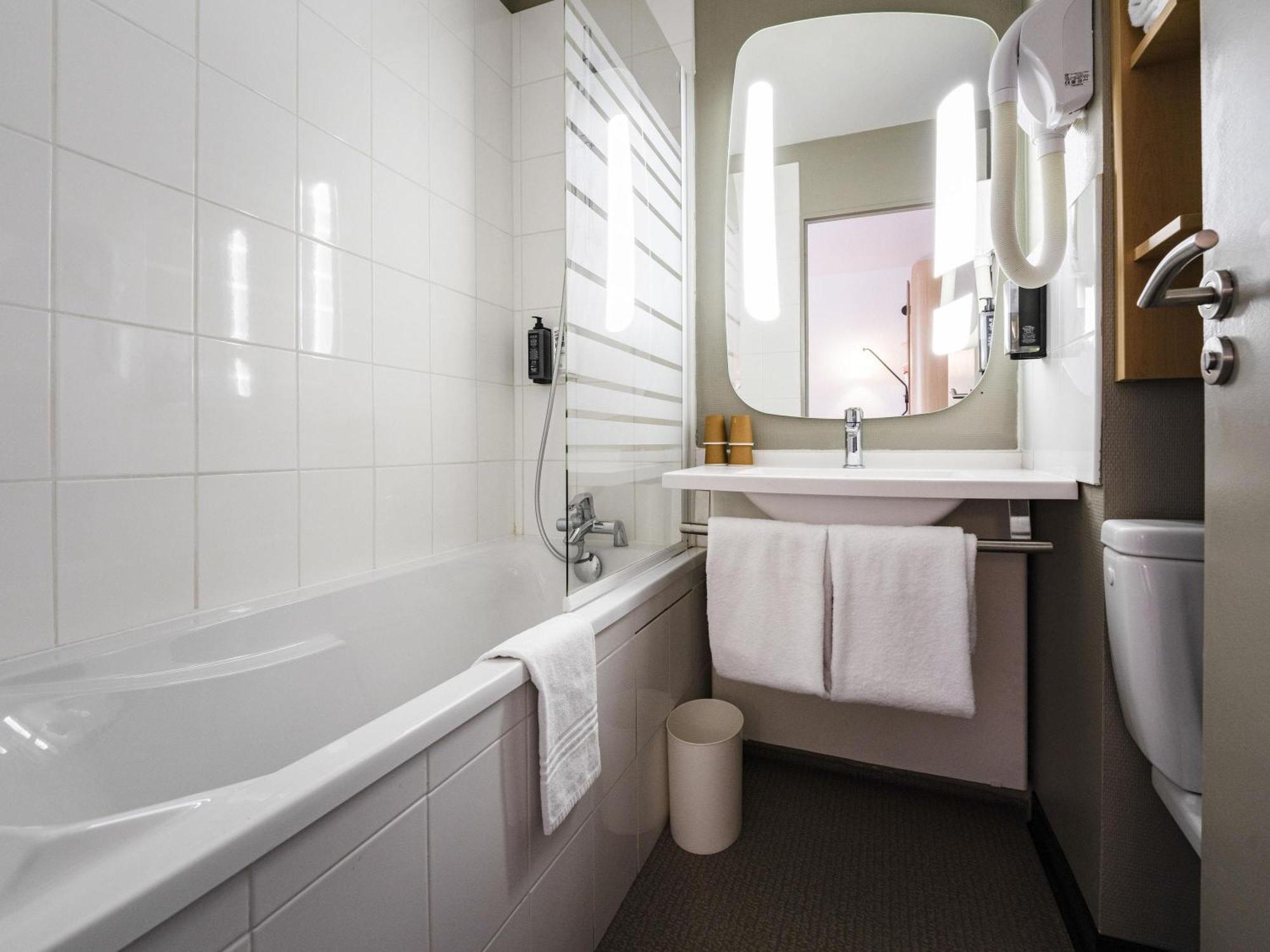 Chambre Standard avec Lit Double et Lits Jumeaux