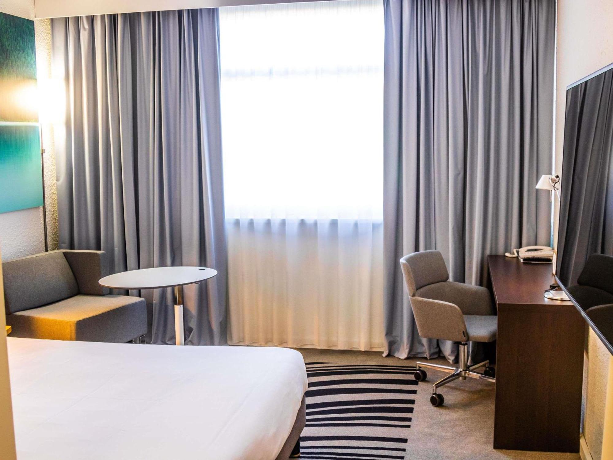 Chambre Double Classique - Accessible aux Personnes à Mobilité Réduite