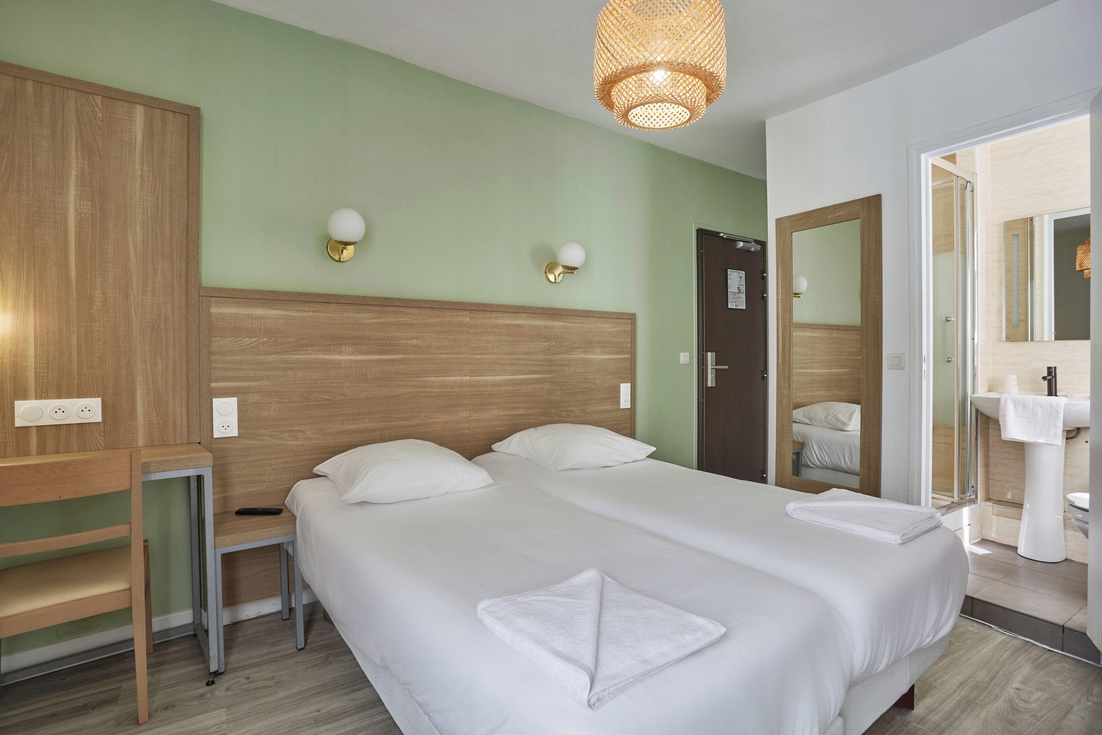 Twin Room,1707983134:JPEG