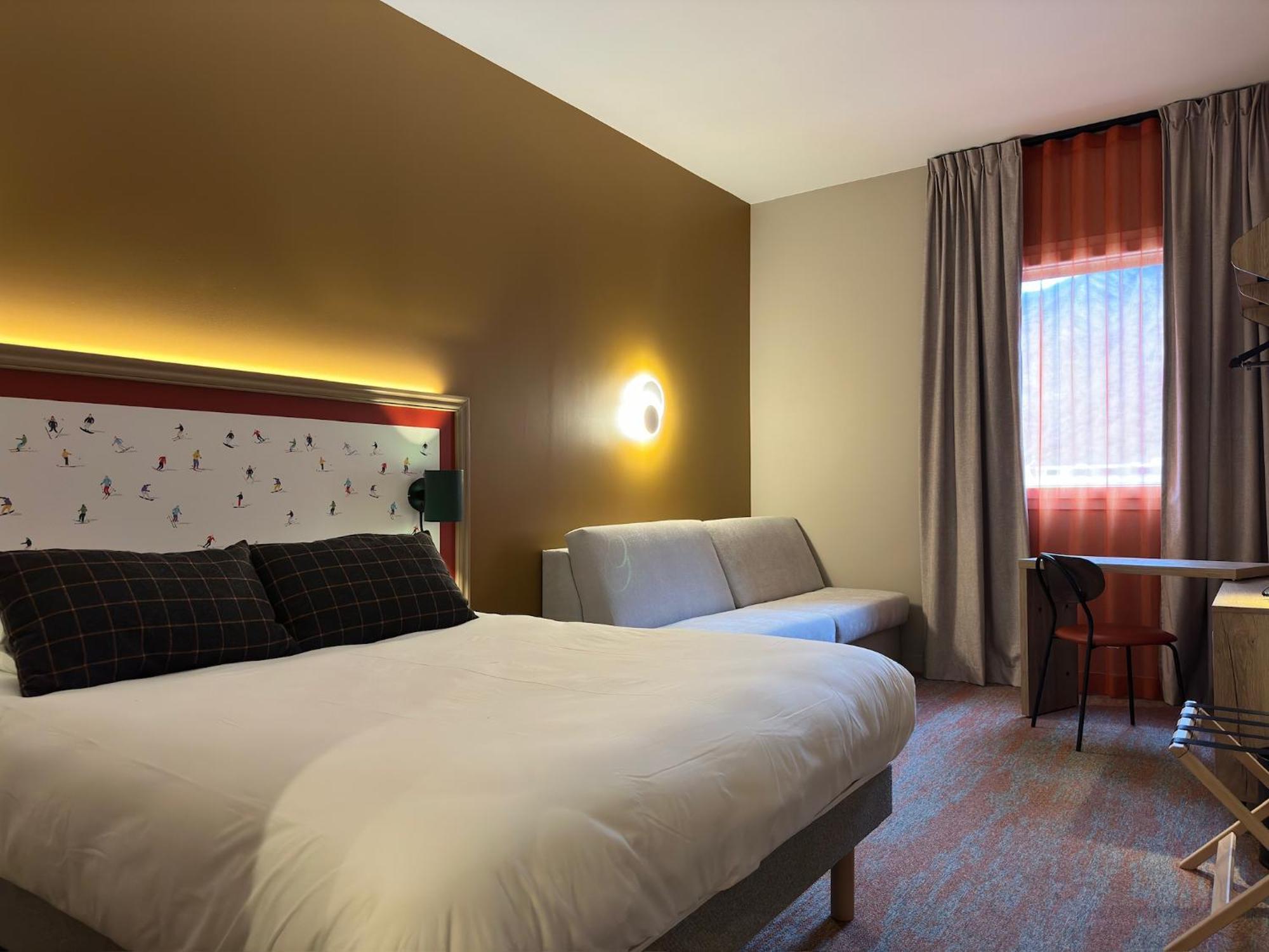 Grande Chambre Familiale avec Lit Queen-Size et Canapé-Lit - Non-Fumeurs