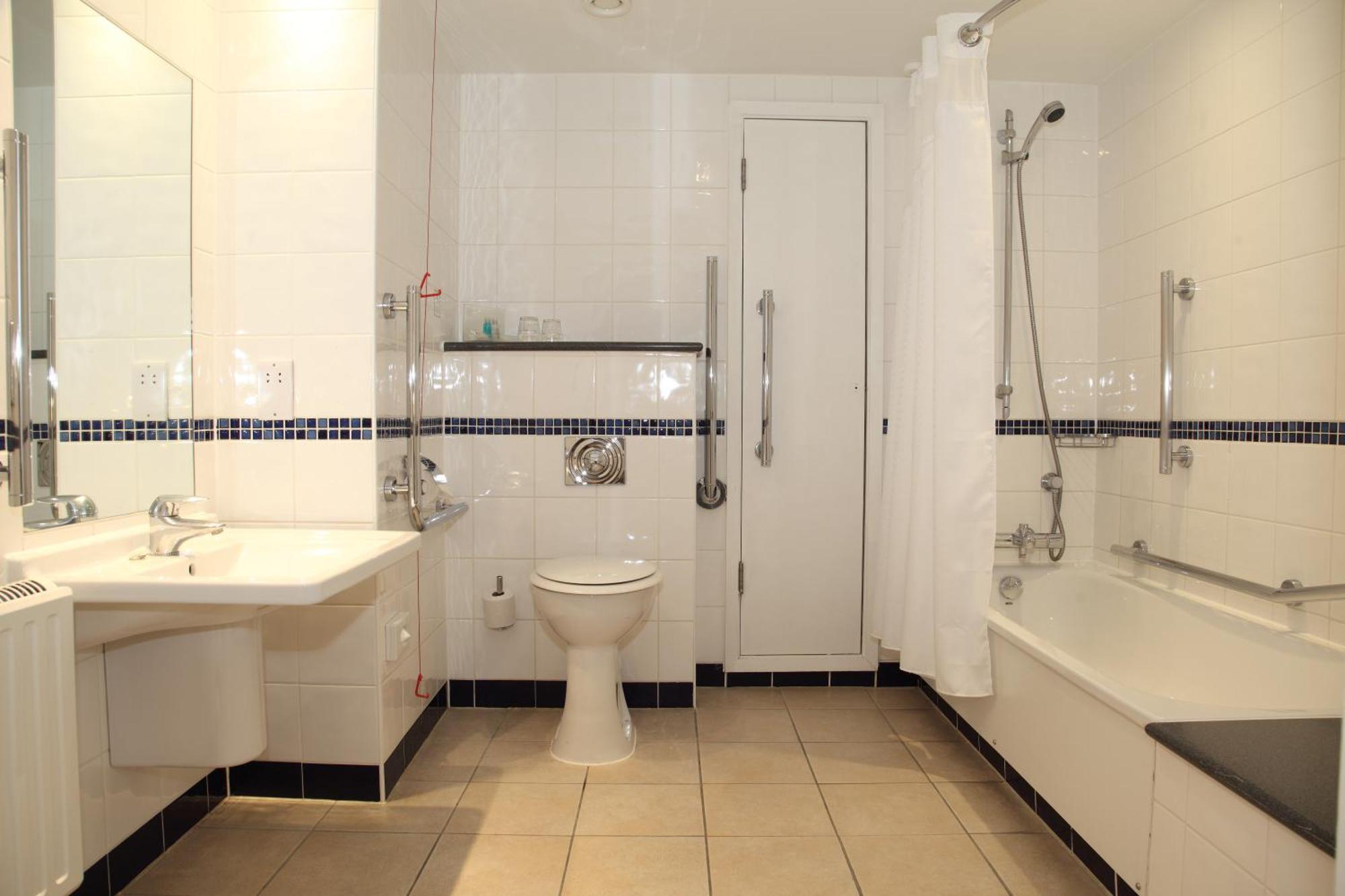 Chambre Double Standard - Accessible aux Personnes à Mobilité Réduite