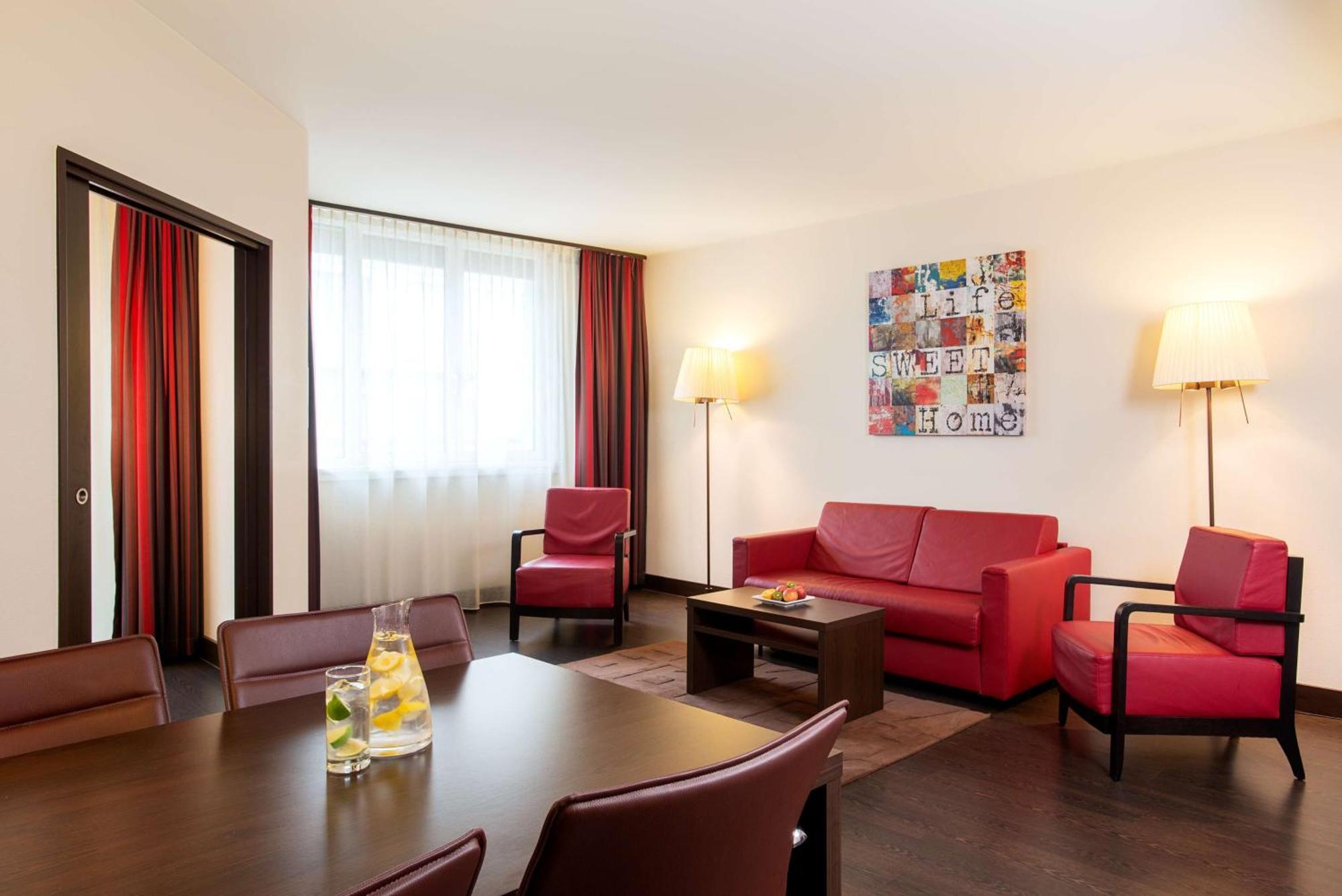 Chambre Familiale Adjacente avec Lit d’Appoint (2 Adultes + 3 Enfants)