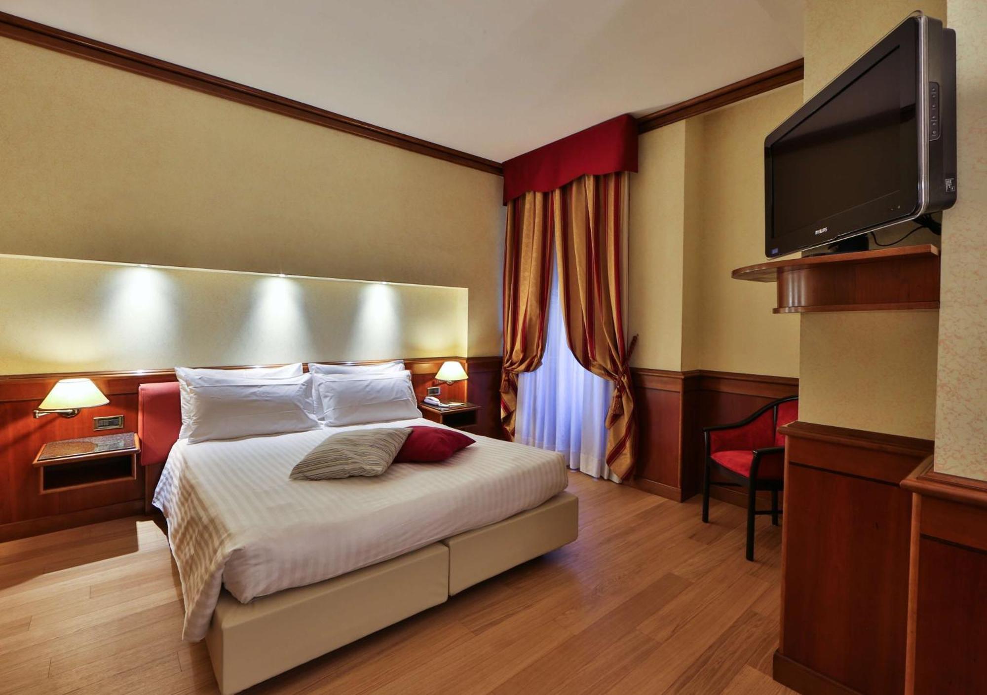 Standard Queen Room