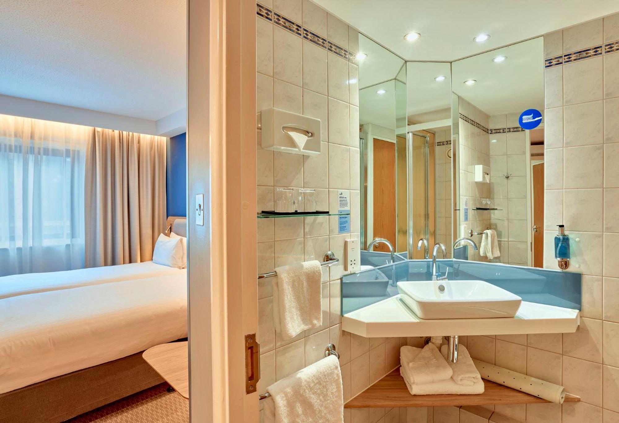 Standard Room with Free Hot Breakfast,1710582372:JPEG