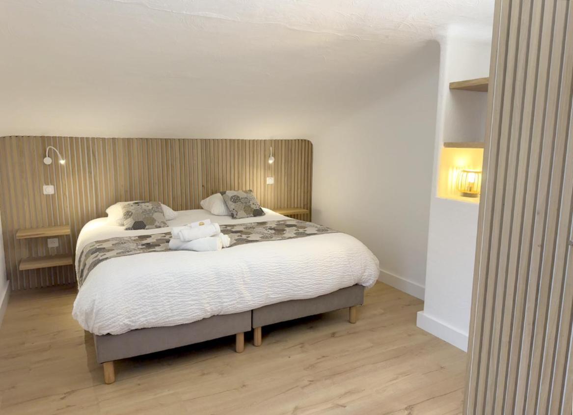 Two-Bedroom Apartment Sea View