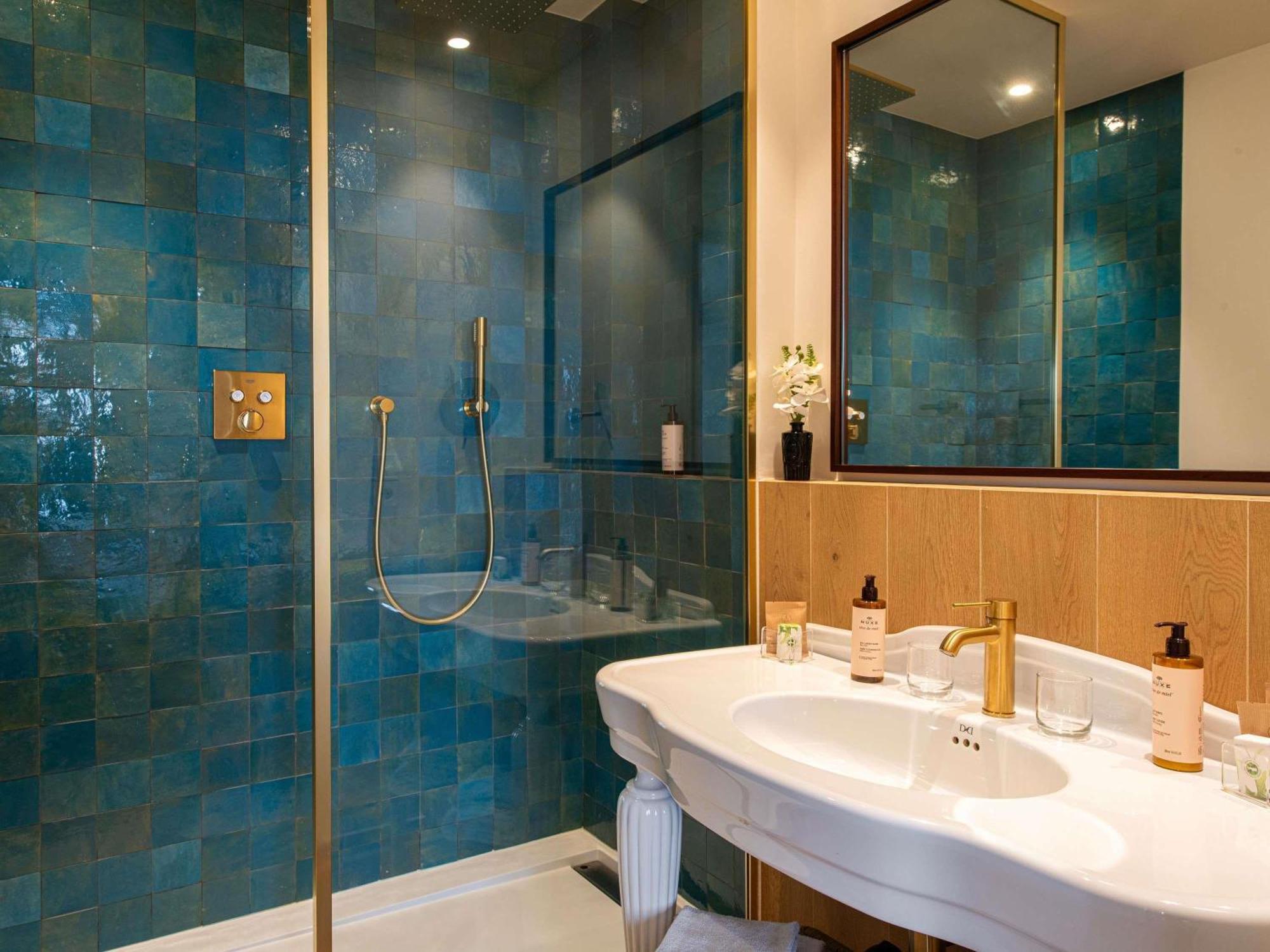 Junior Suite with One Double Bed or Twin Beds - Seafront,1716977544:JPEG