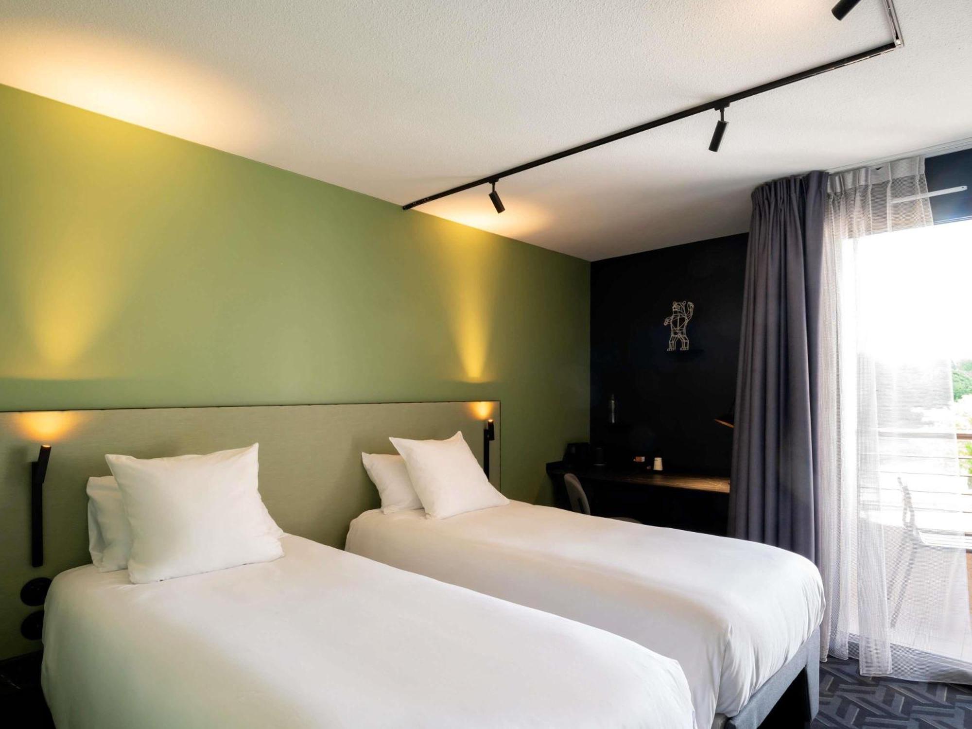 Chambre Lits Jumeaux Confort avec Balcon - Vue sur Ville
