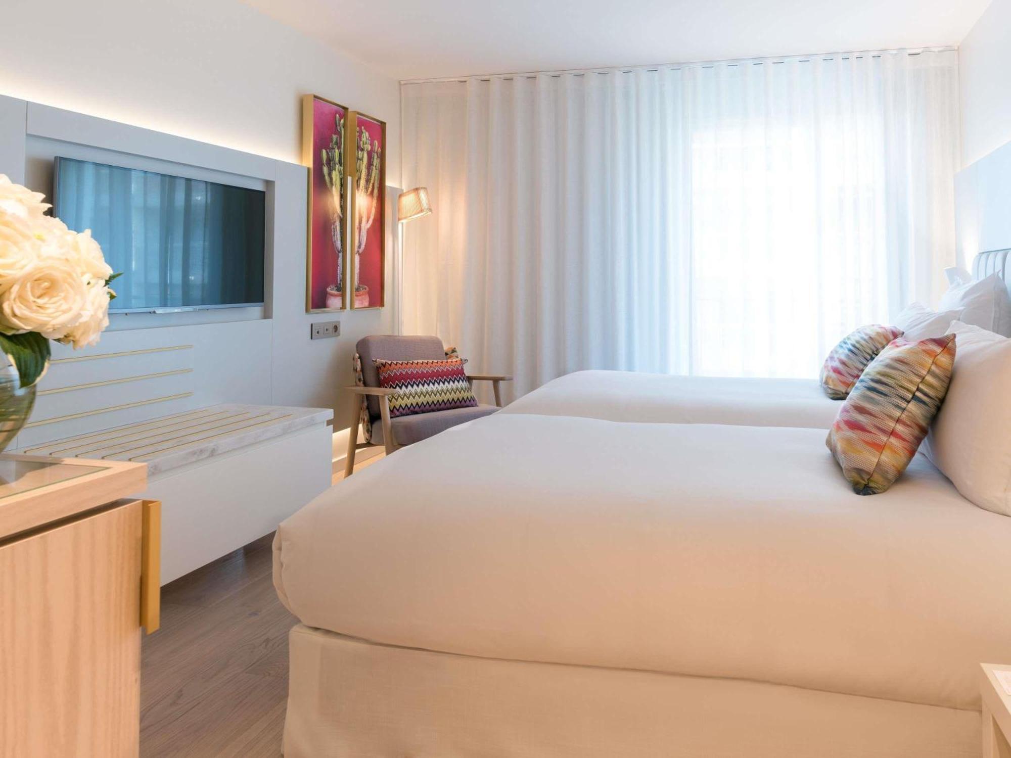 Deluxe Twin Room Balcony
