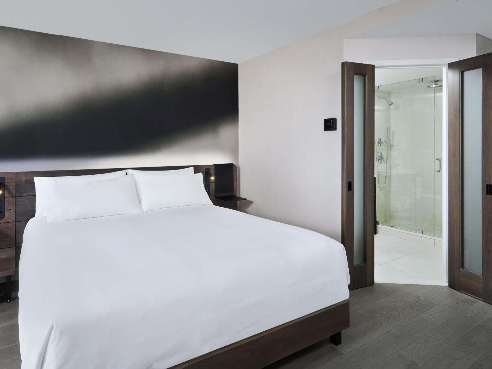 Executive King Room Renovated,1730000595:JPEG