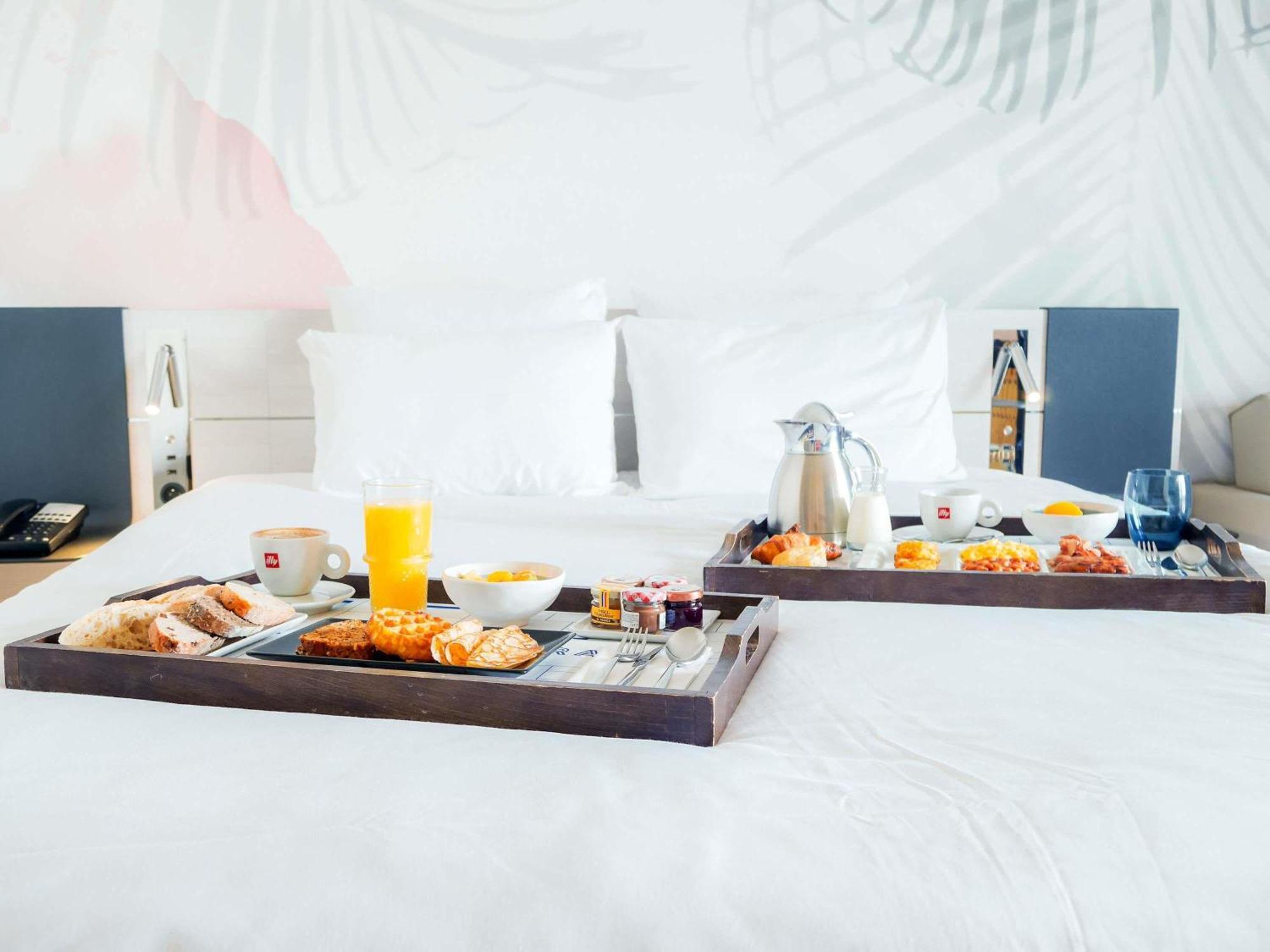 Chambre Double Supérieure avec Canapé-Lit - Vue sur Jardin