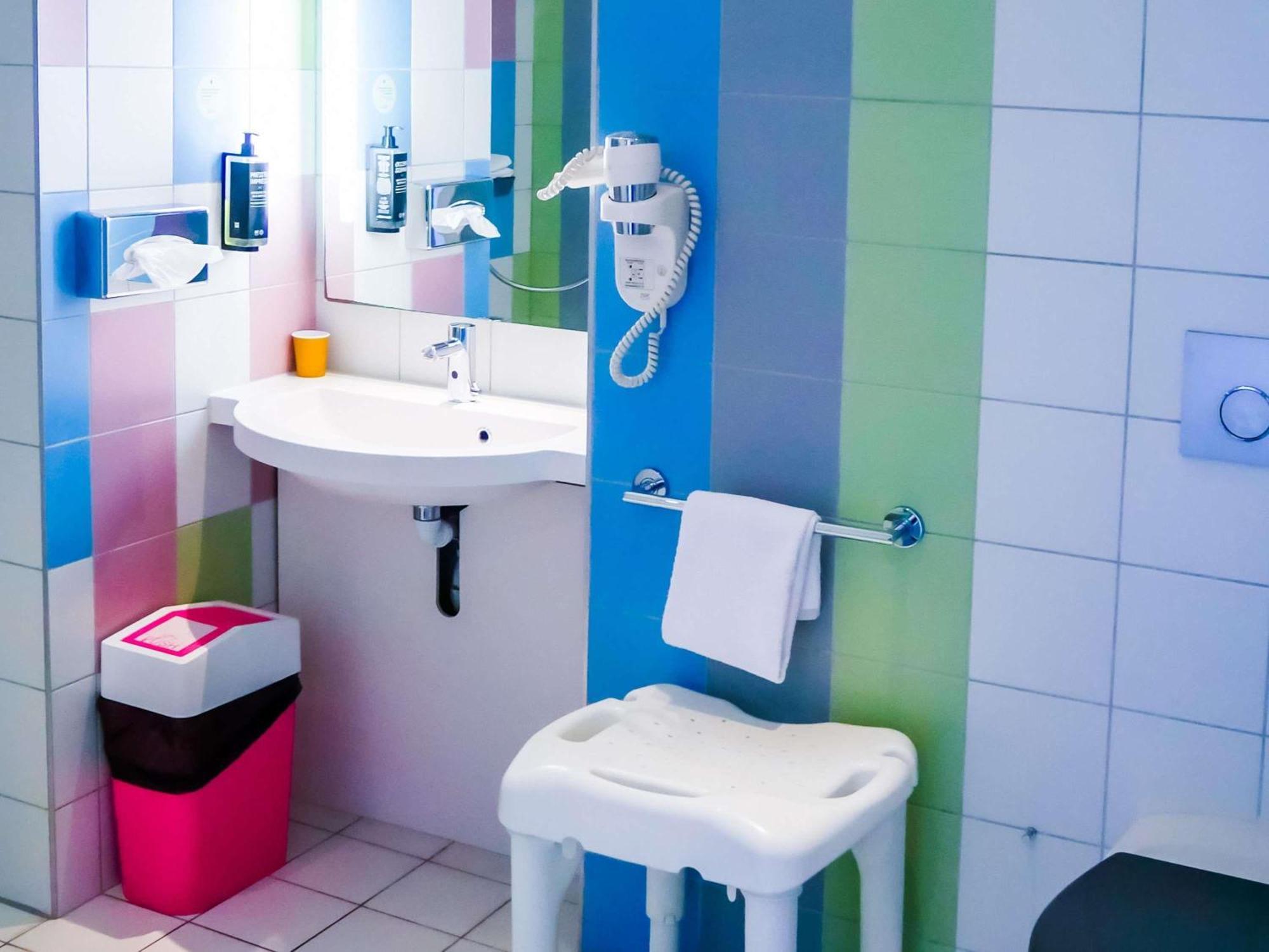 Chambre Double Standard - Accessible aux Personnes à Mobilité Réduite