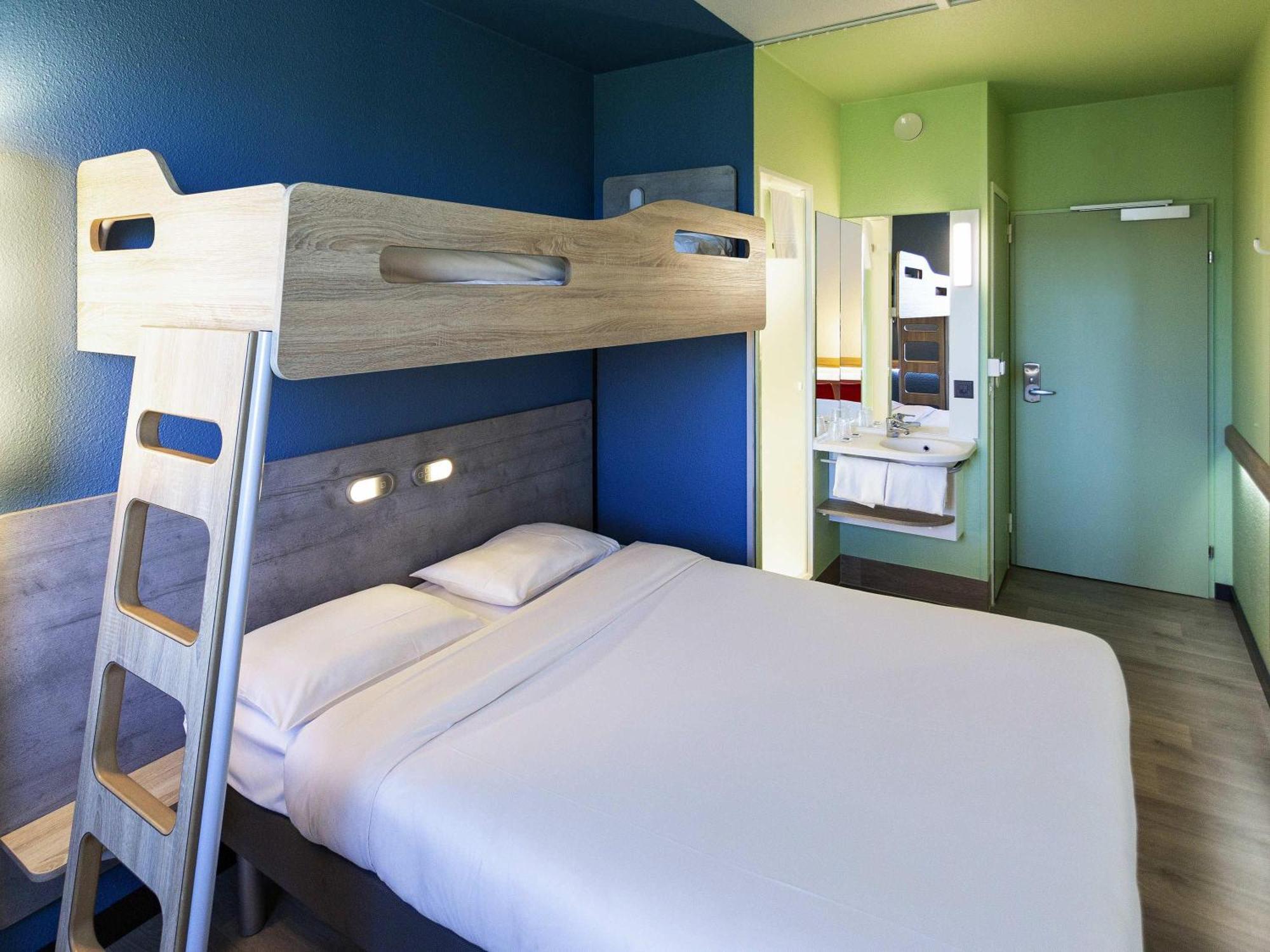 Triple Room with One Double Bed and One Bunk Bed,1717091442:JPEG