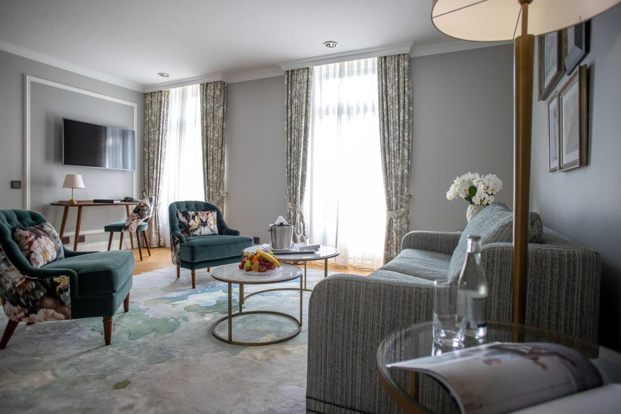 Deluxe Suite,1722883126:JPEG
