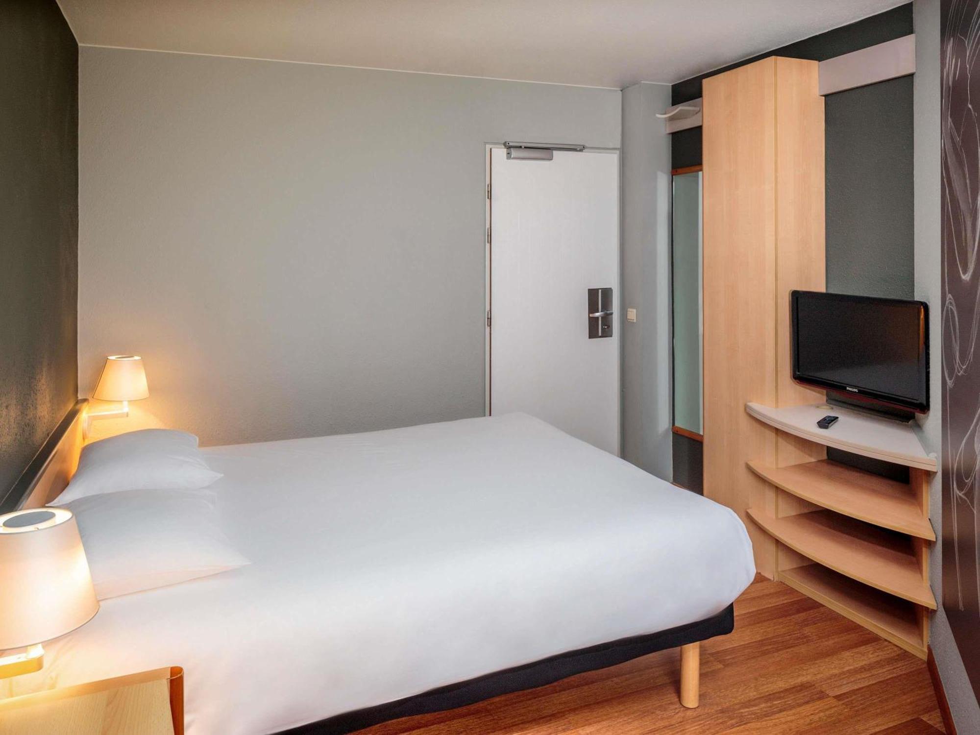 Standard Double Room,1704839814:JPEG