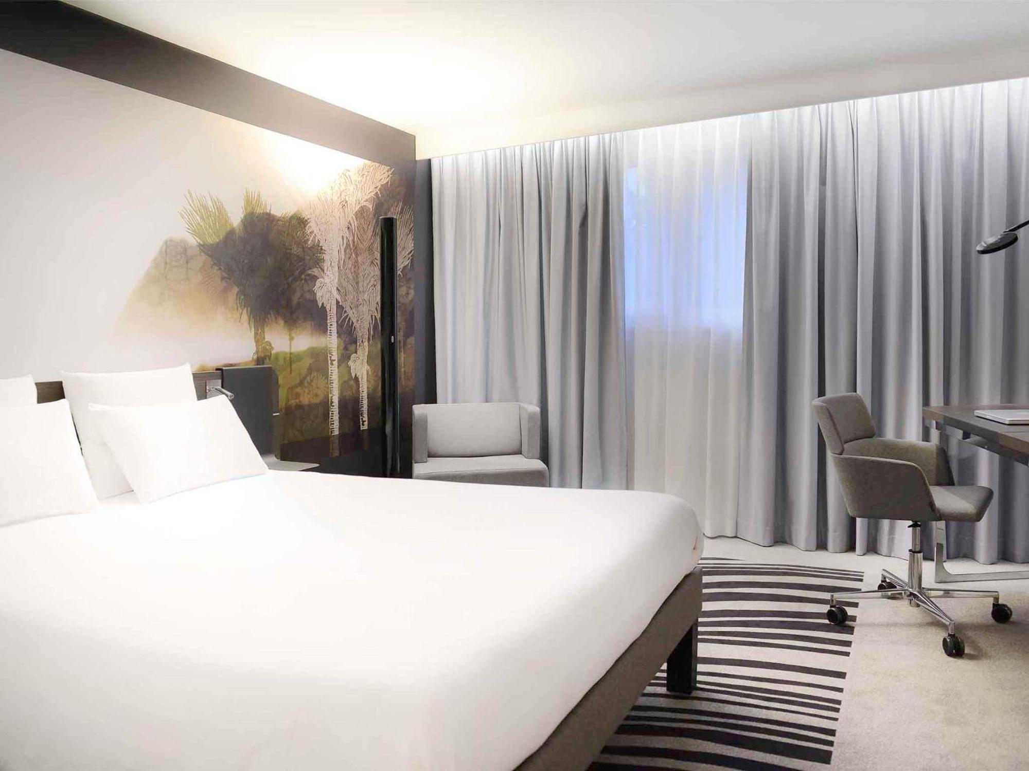 Executive Queen Room with Single Sofa Bed,1746837270:JPEG
