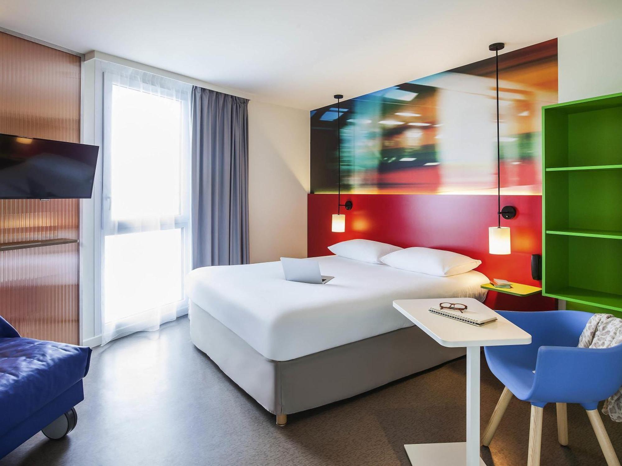 Standard Family Suite One Double Bed Twin Beds