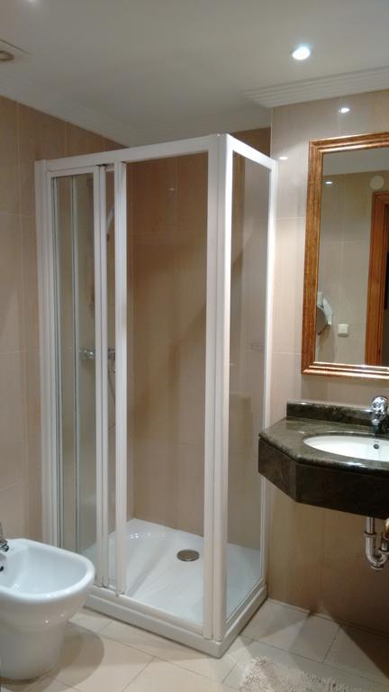 Chambre Triple avec Salle de Bains Commune