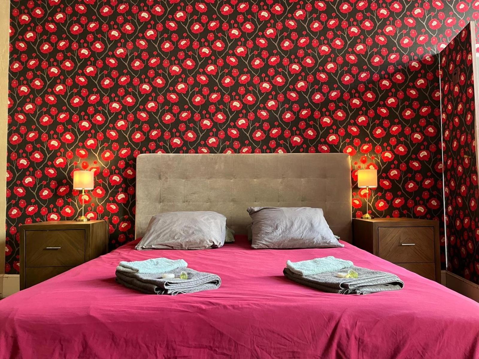 Double Room,1739623626:JPEG