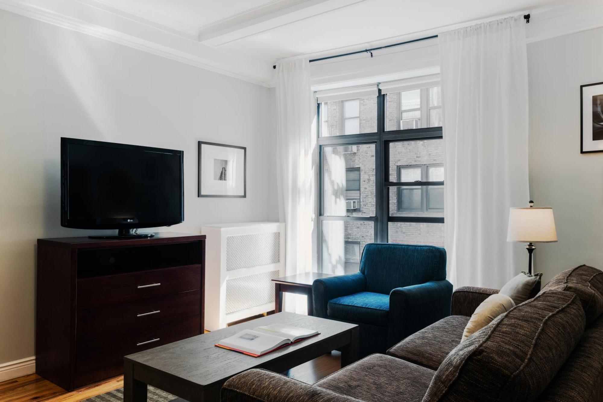 The One-Bedroom King Apartment,1742593134:JPEG