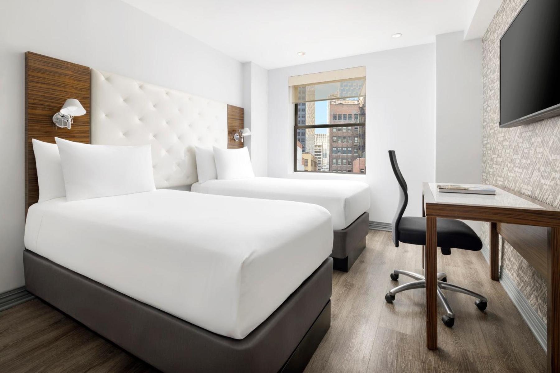 Deluxe Double Double Room