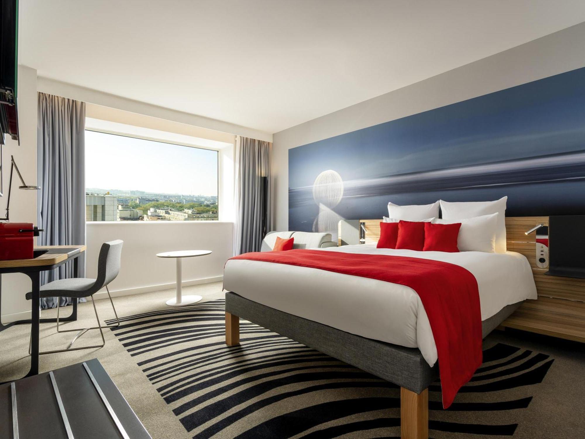 Executive Queen Room with Sofa,1742595912:JPEG