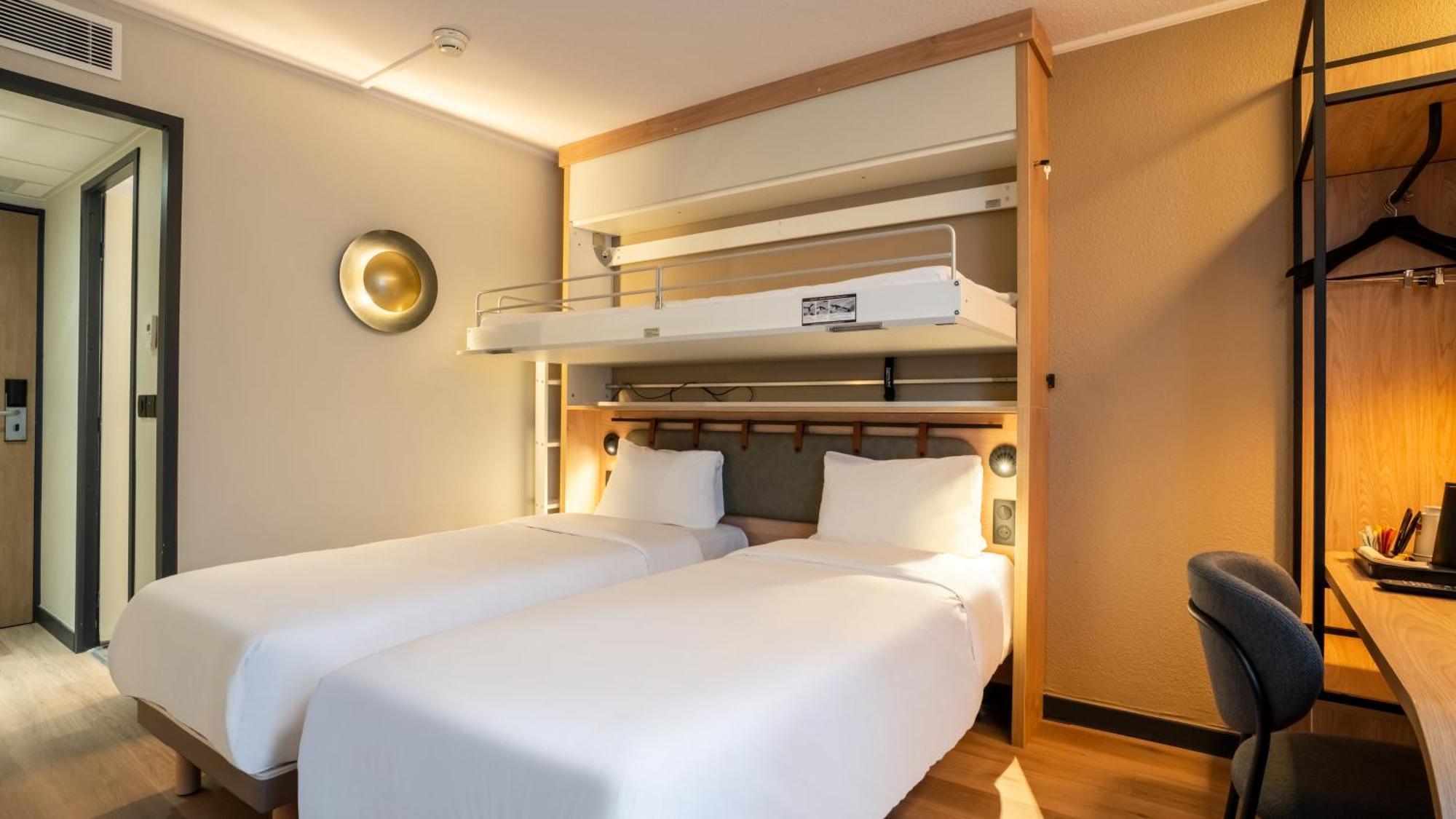 Standard Room - 1 Queen Bed 1 Bunk Bed,1742598591:JPEG