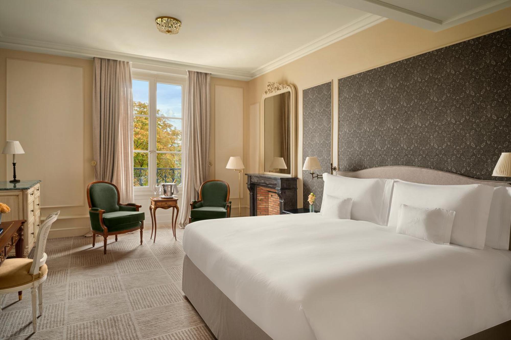Deluxe Room Lake View