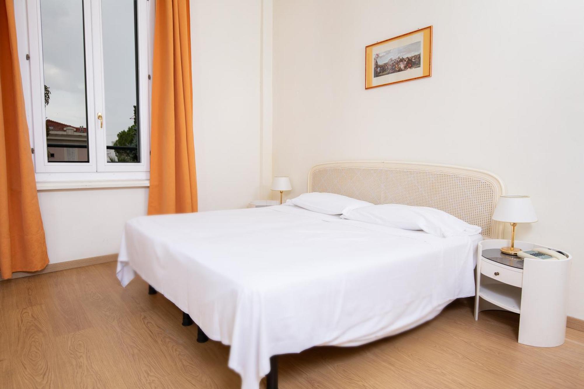 Double or Twin Room,1758308090:JPEG