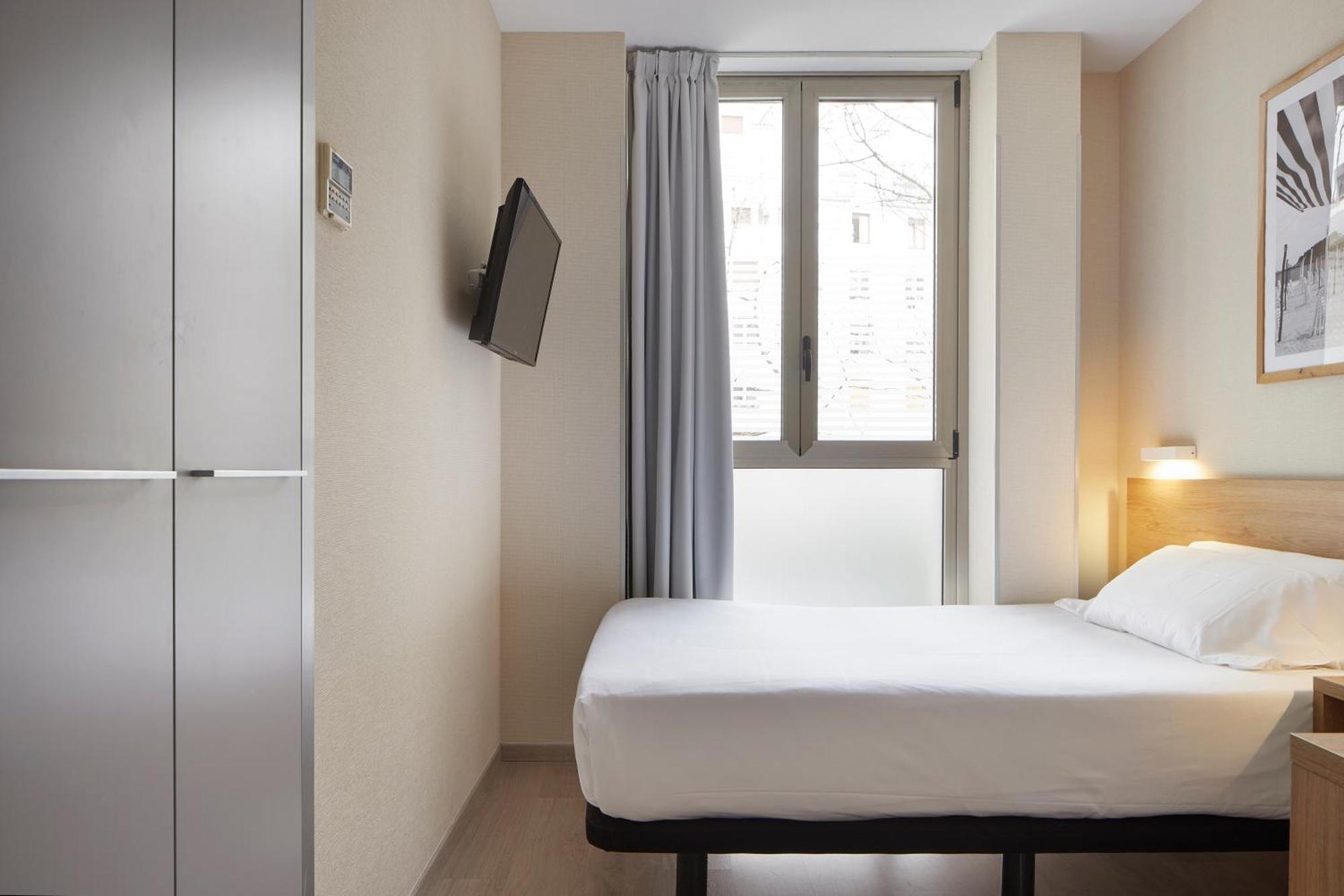 Economy Double Room,1742656064:JPEG