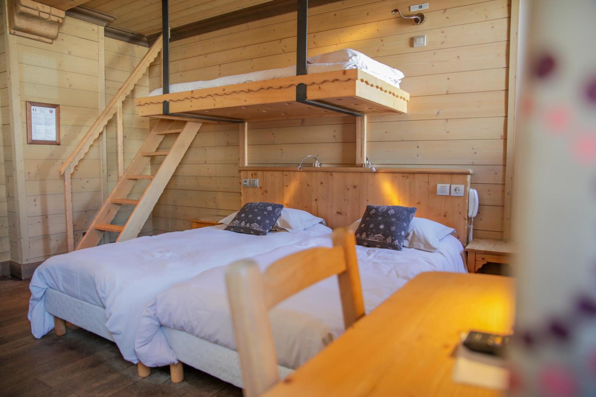Triple Room,1742682151:JPEG