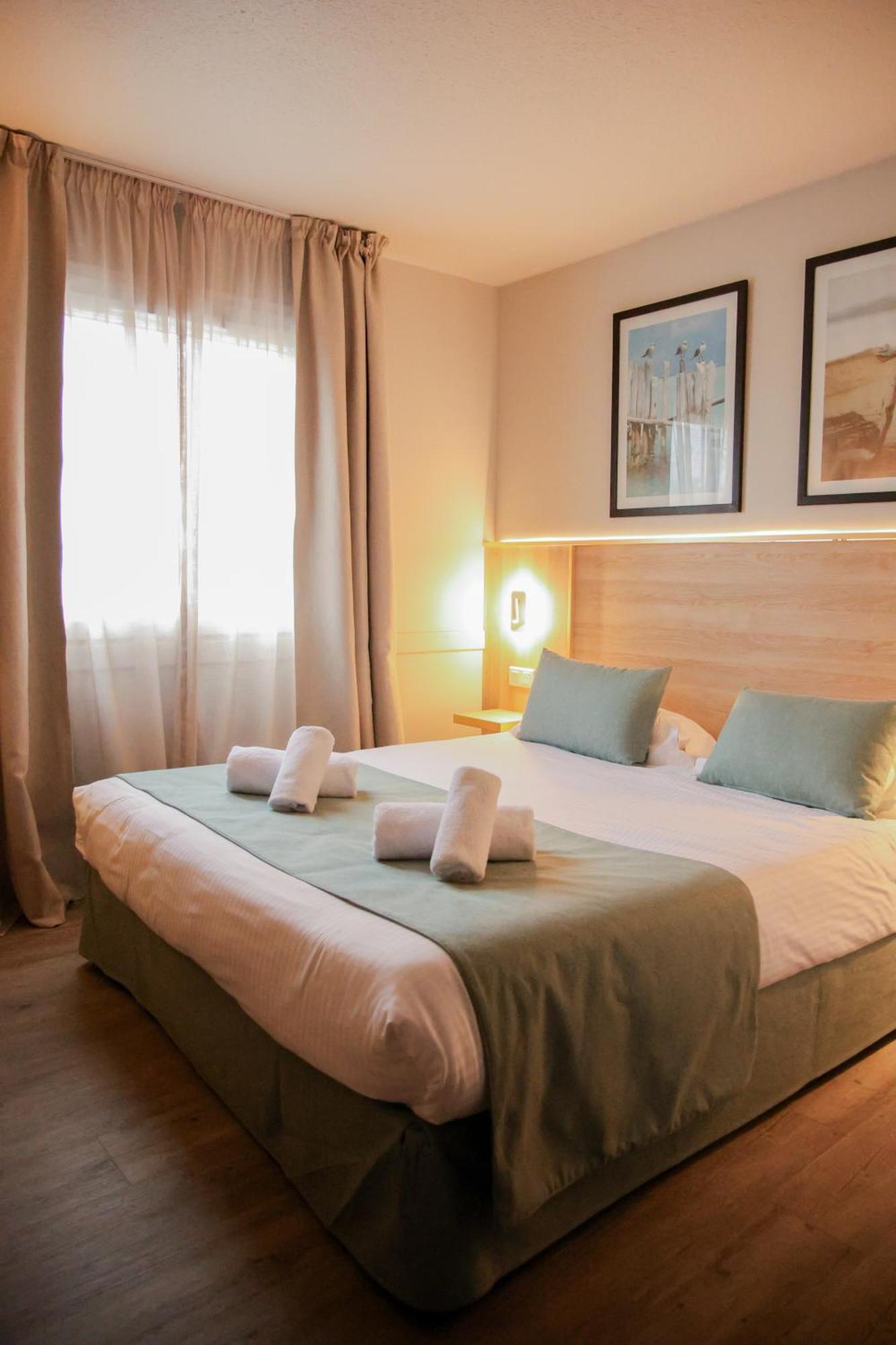 Two Connecting Double Rooms