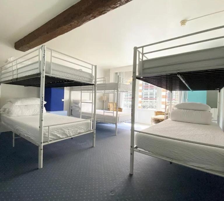 Bed 8-Bed Mixed Dormitory Room