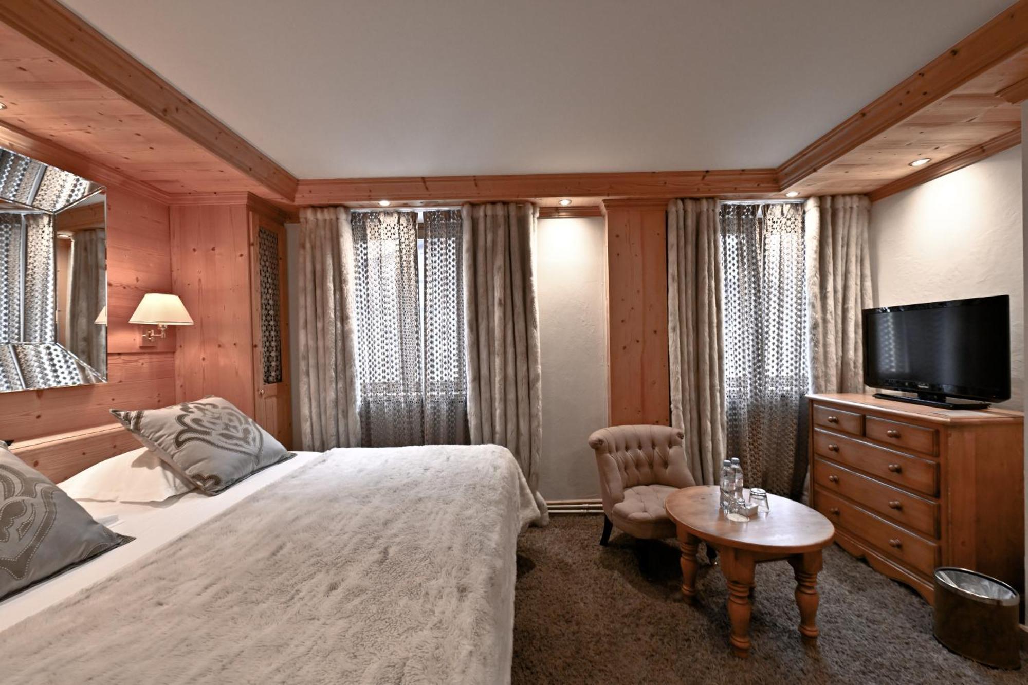 Chambre Double Standard avec Baignoire - Vue sur Village